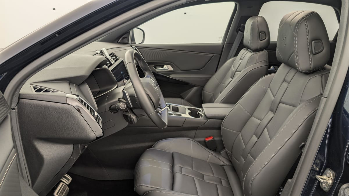 Vente en ligne Ds DS7 Crossback Hybride Rechargeable E-Tense 225 EAT8 Opera au prix de 36 750 €