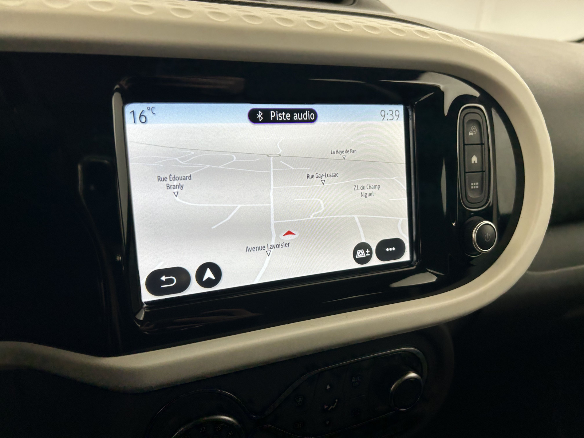 Vente en ligne Renault Twingo 3 1.0 SCe 65ch Equilibre au prix de 11 990 €