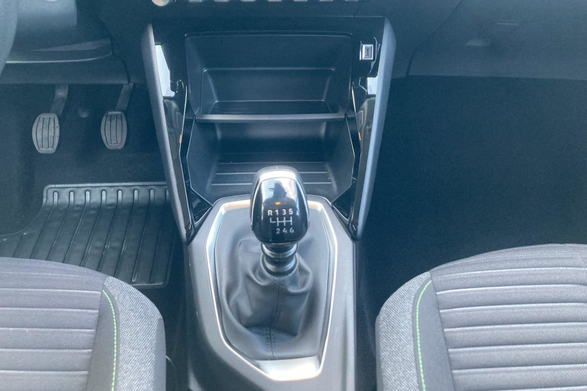 Vente en ligne Peugeot 208 PureTech 100 S S BVM6 Active au prix de 14 180 €