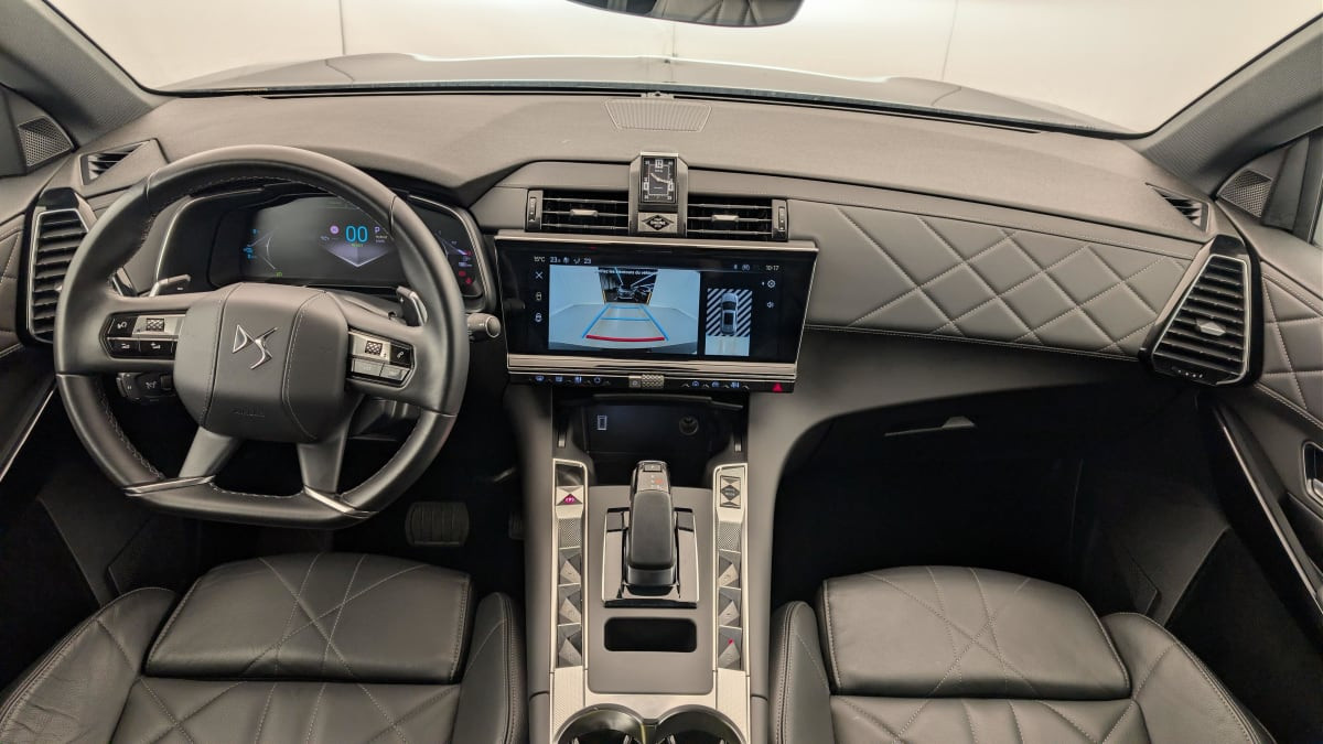 Vente en ligne Ds DS7 Crossback Hybride Rechargeable E-Tense 300 EAT8 4x4 Rivoli au prix de 36 340 €