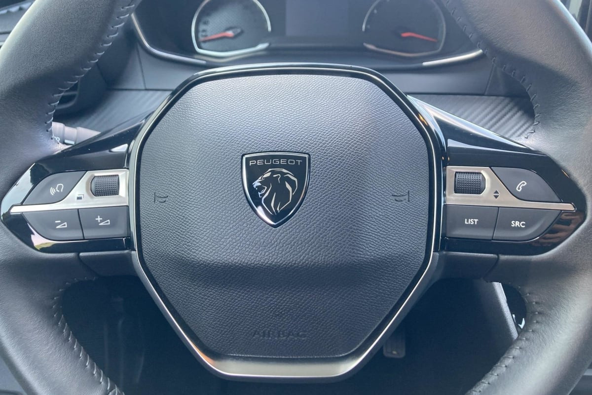 Vente en ligne Peugeot 208 PureTech 100 S S BVM6 Active au prix de 14 180 €