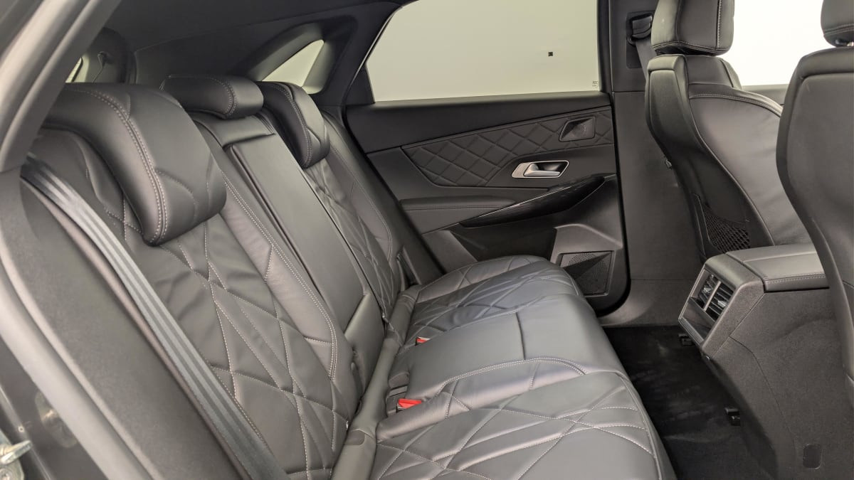 Vente en ligne Ds DS7 Crossback Hybride Rechargeable E-Tense 300 EAT8 4x4 Rivoli au prix de 36 340 €