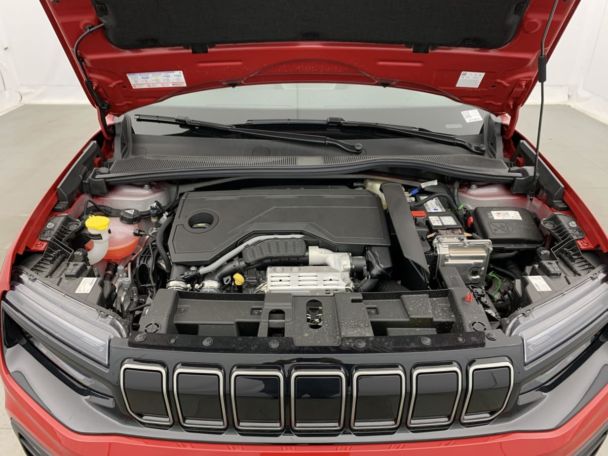 Vente en ligne Jeep Avenger 1.2 Turbo T3 110 ch e-Hybrid BVR6 Summit au prix de 27 280 €