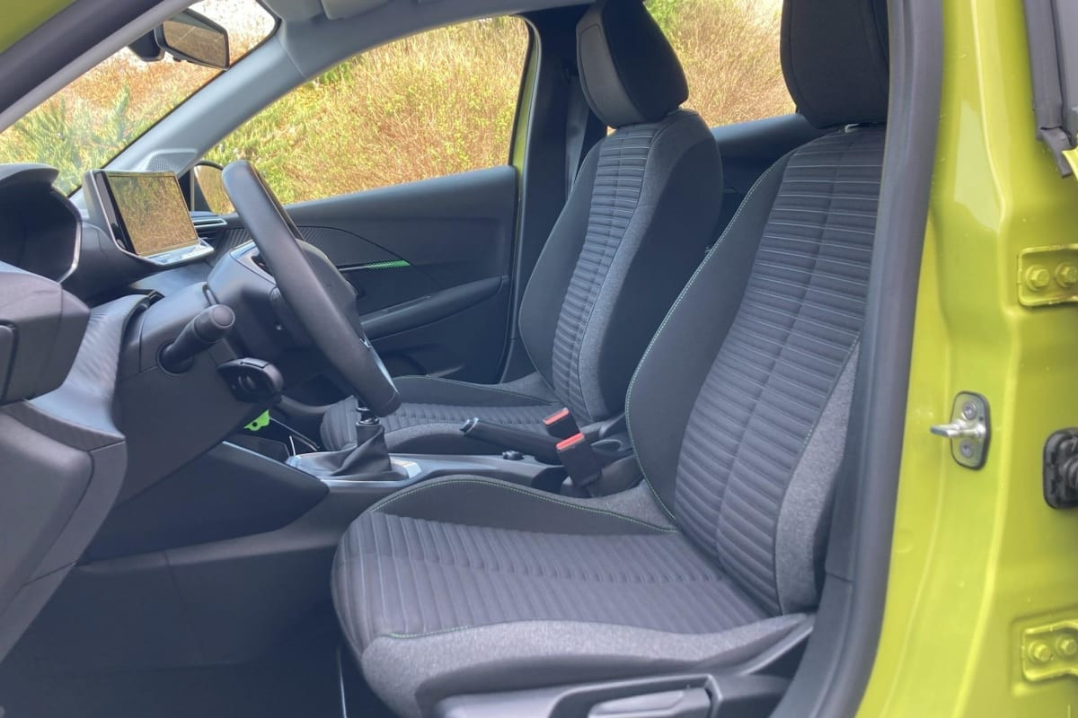 Vente en ligne Peugeot 208 PureTech 100 S S BVM6 Active au prix de 14 180 €