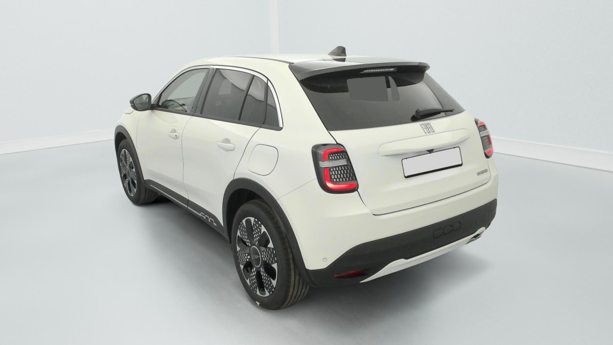 Vente en ligne Fiat 600e T-Gen 3 1.2 Hybrid 145ch eDCT6 La Prima au prix de 24 810 €