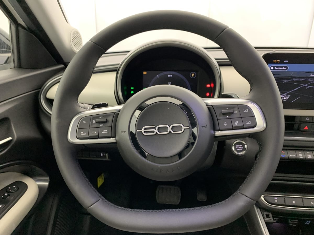 Vente en ligne Fiat 600e T-Gen 3 1.2 Hybrid 145ch eDCT6 La Prima au prix de 24 810 €