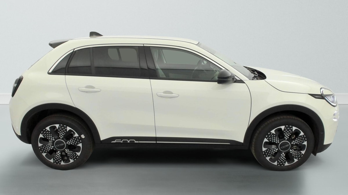 Vente en ligne Fiat 600e T-Gen 3 1.2 Hybrid 145ch eDCT6 La Prima au prix de 24 810 €