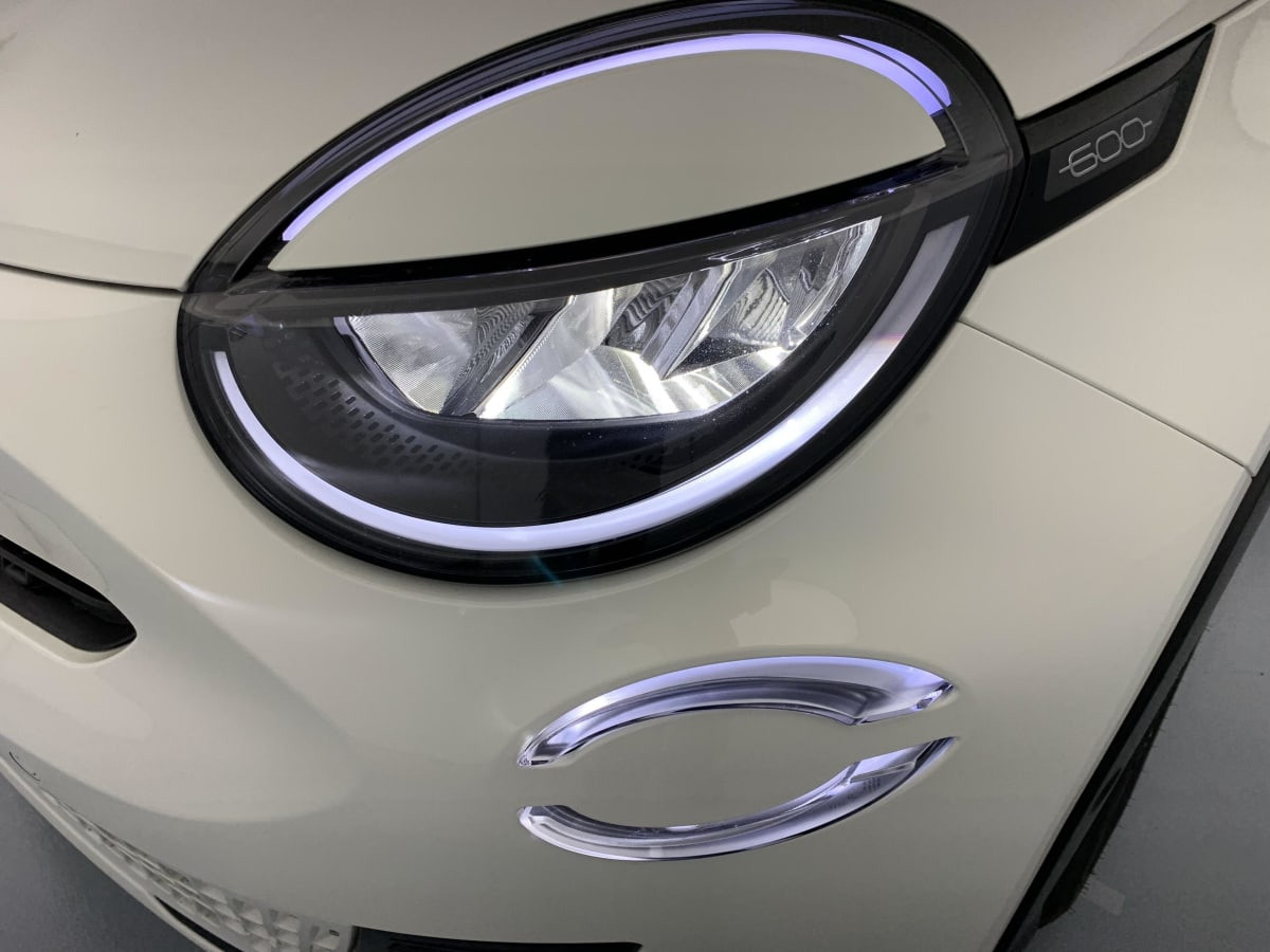 Vente en ligne Fiat 600e T-Gen 3 1.2 Hybrid 145ch eDCT6 La Prima au prix de 24 810 €