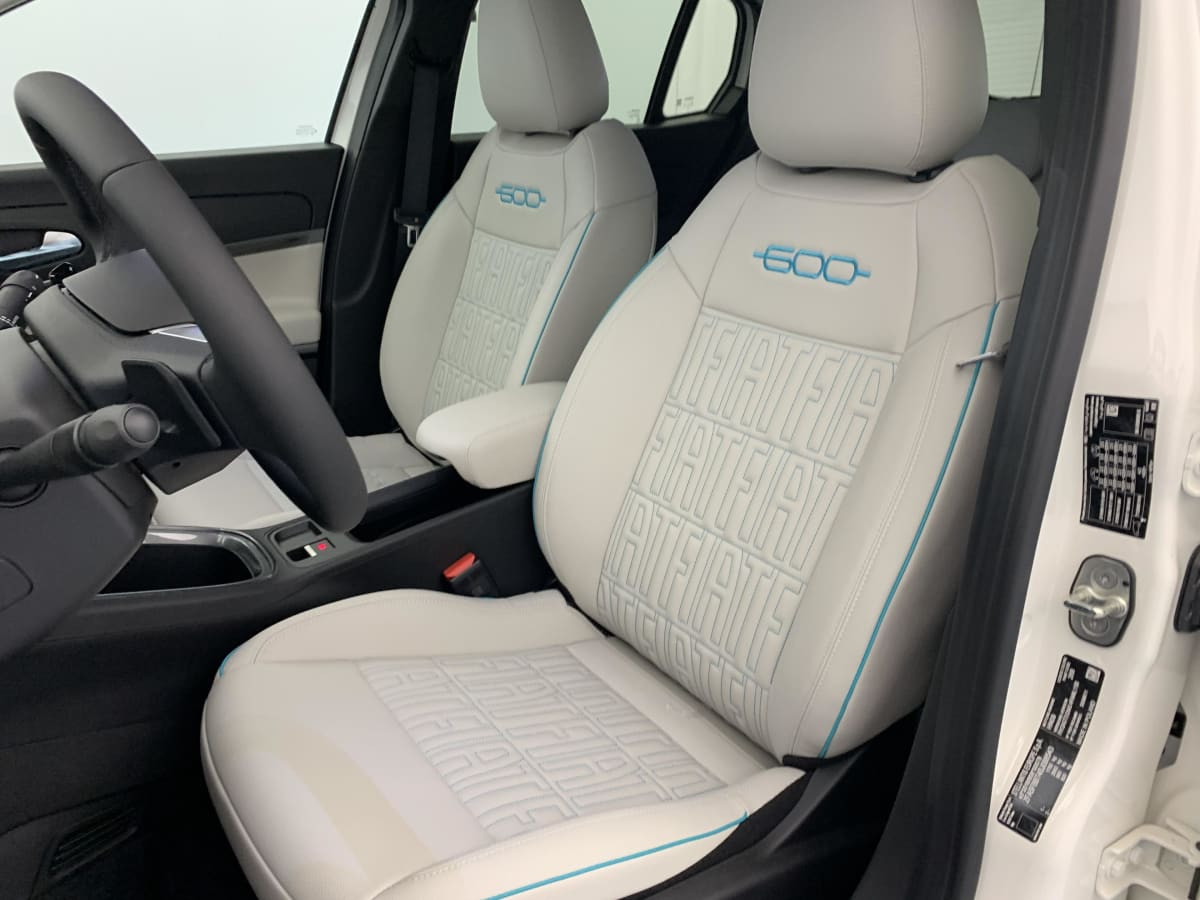 Vente en ligne Fiat 600e T-Gen 3 1.2 Hybrid 145ch eDCT6 La Prima au prix de 24 810 €