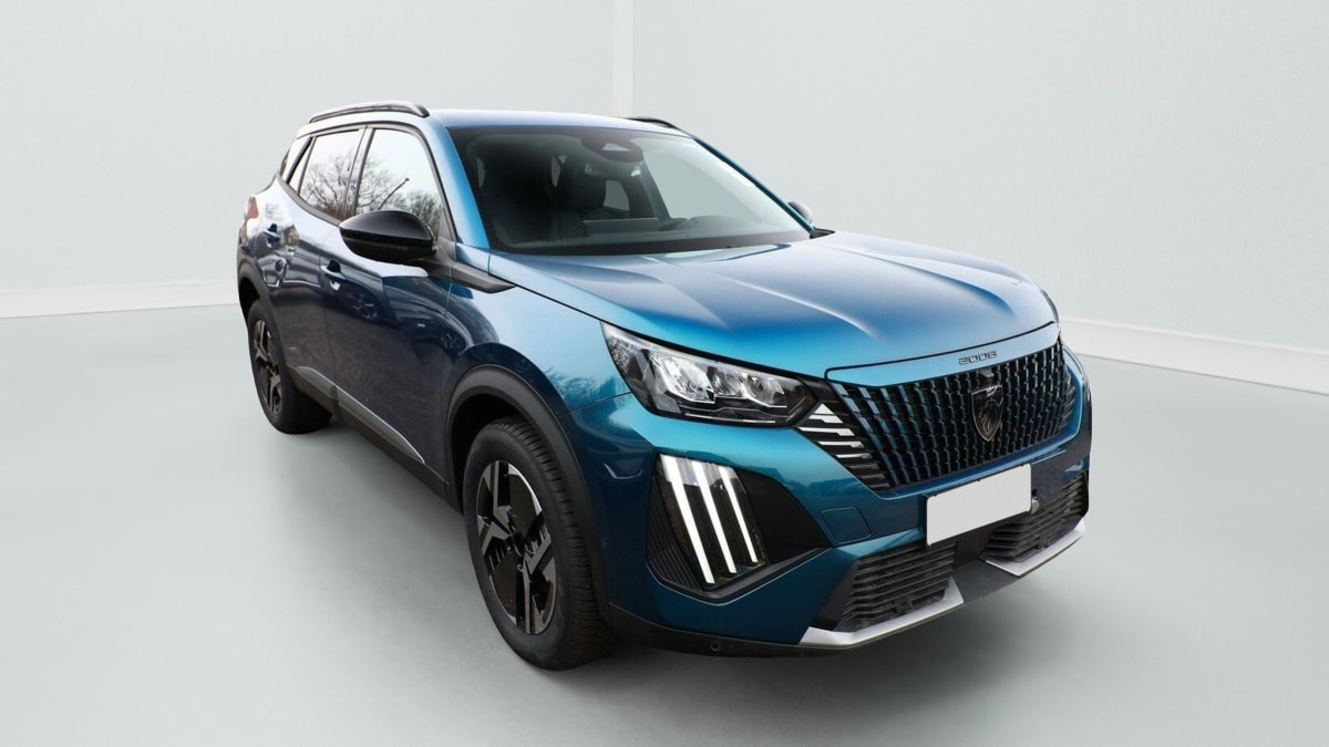 Peugeot 2008 HYBRID 145 ALLURE occasion de 2025 en vente à Rennes