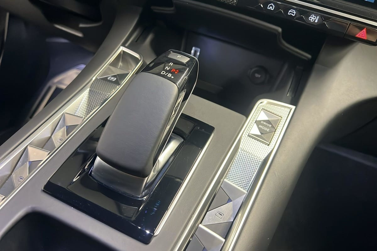 Vente en ligne Ds DS7 Crossback Hybride Rechargeable E-Tense 225 EAT8 Opera au prix de 37 780 €