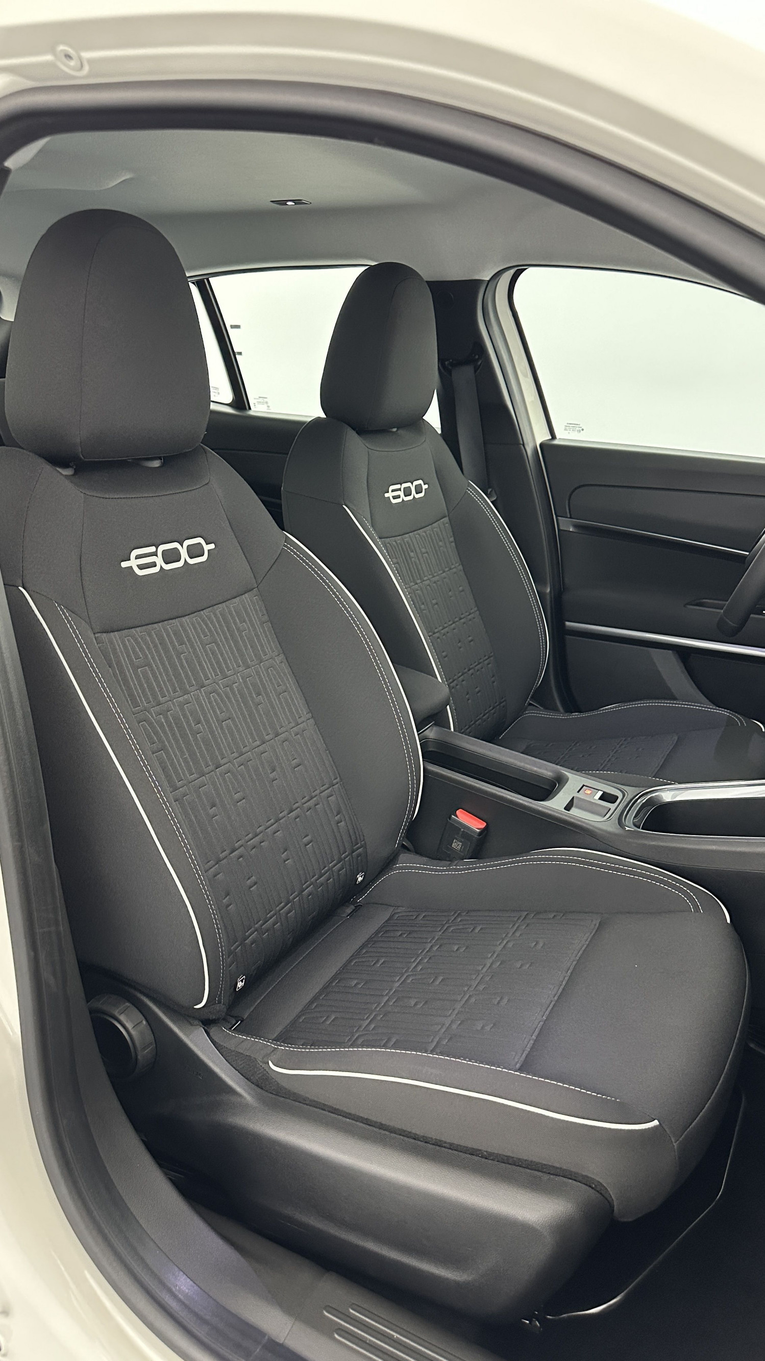 Vente en ligne Fiat 600e 600 1.2 Hybrid Turbo 145ch Pop eDCT6 au prix de 21 410 €