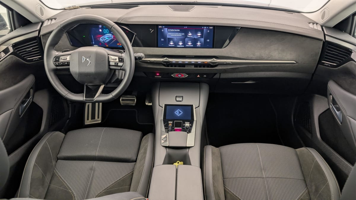 Vente en ligne Ds DS4 Hybride 145 e-DCT6 Etoile - Alcantara au prix de 27 480 €