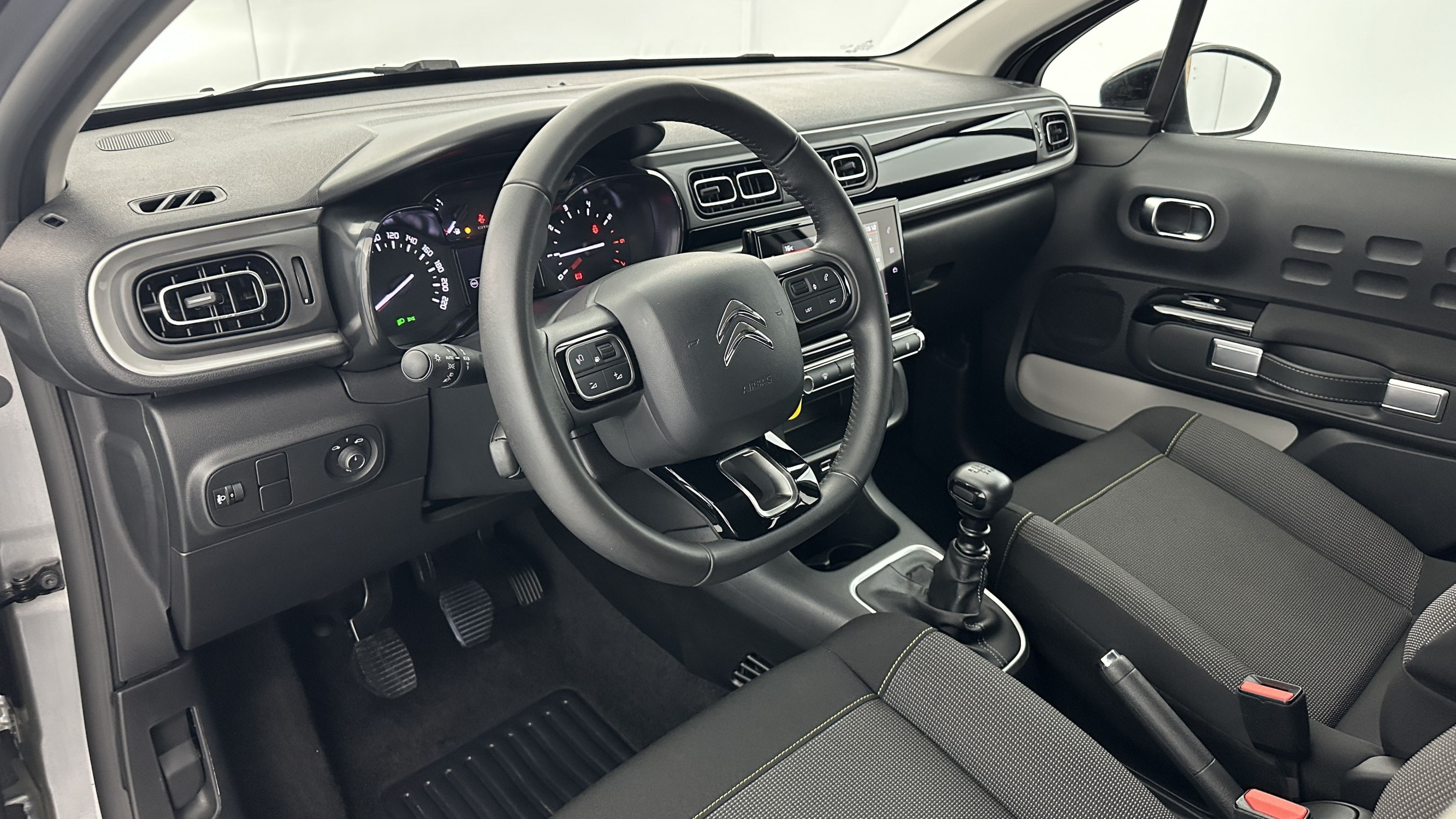 Vente en ligne Citroën C3 C3 1.2 PureTech 110ch Max au prix de 15 910 €