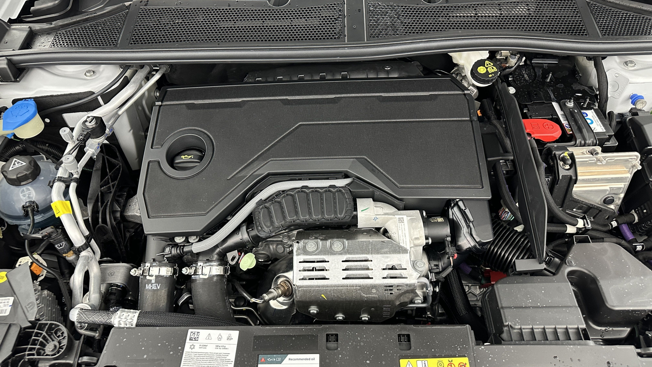 Vente en ligne Peugeot 308 308 III(2) 1.2 Hybrid 145ch GT e-DCS6 au prix de 29 710 €