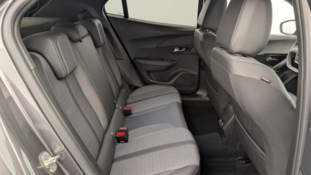 Vente en ligne Peugeot 2008 PureTech 130 S S BVM6 Allure au prix de 17 180 €