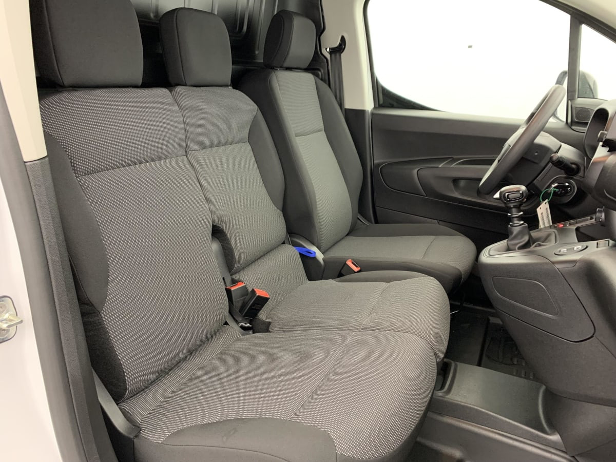 Vente en ligne Citroën Berlingo Fourgon M DIESEL 100 CH MANUELLE au prix de 20 530 €