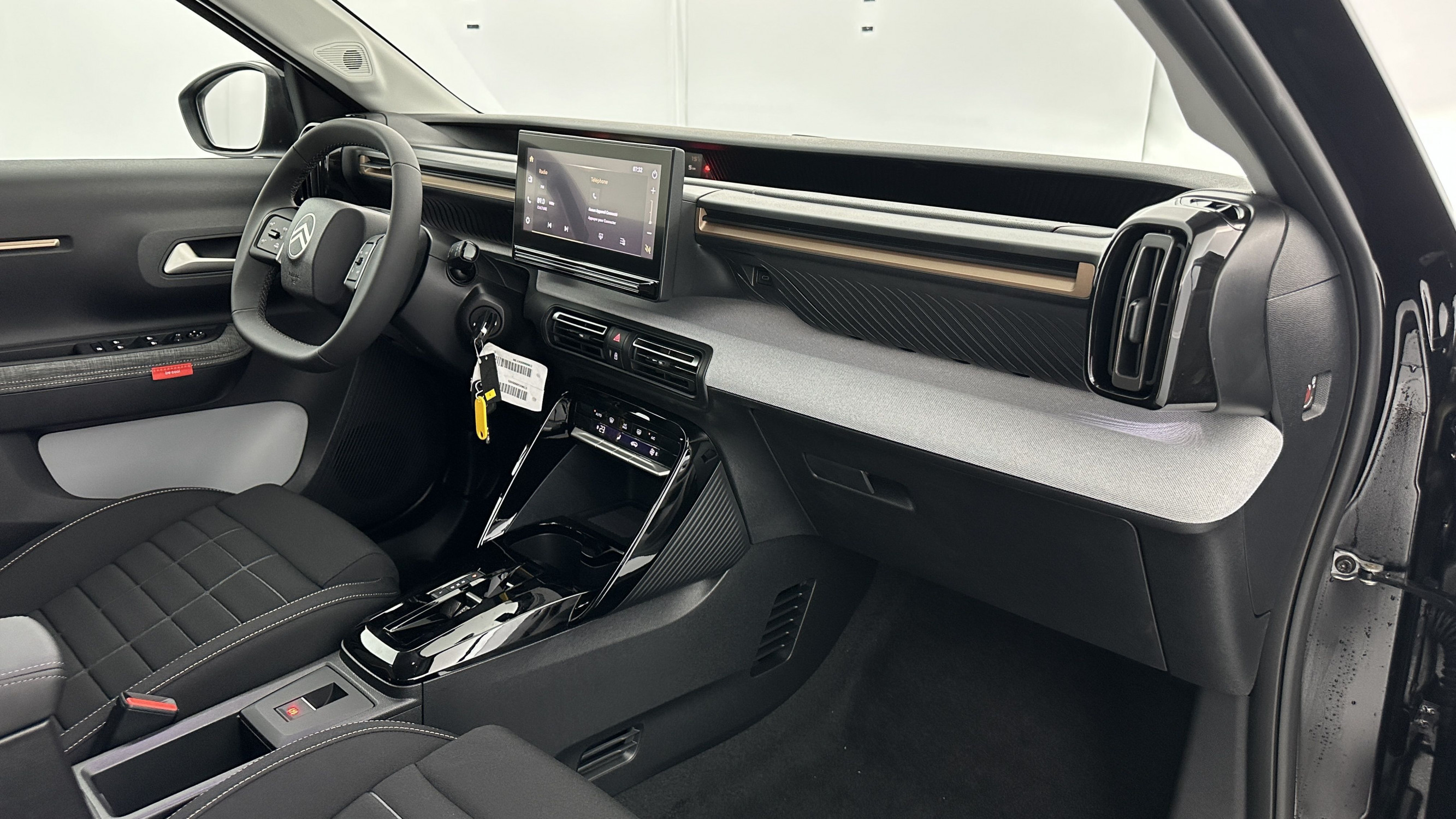 Vente en ligne Citroën C3 Aircross C3 AIRCROSS 1.2 Hybride 145ch Plus e-DCS6 au prix de 23 500 €
