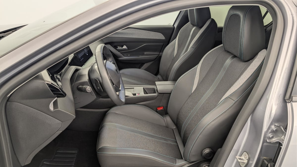 Vente en ligne Peugeot 308 Hybrid 145 e-DCS6 Allure au prix de 23 980 €