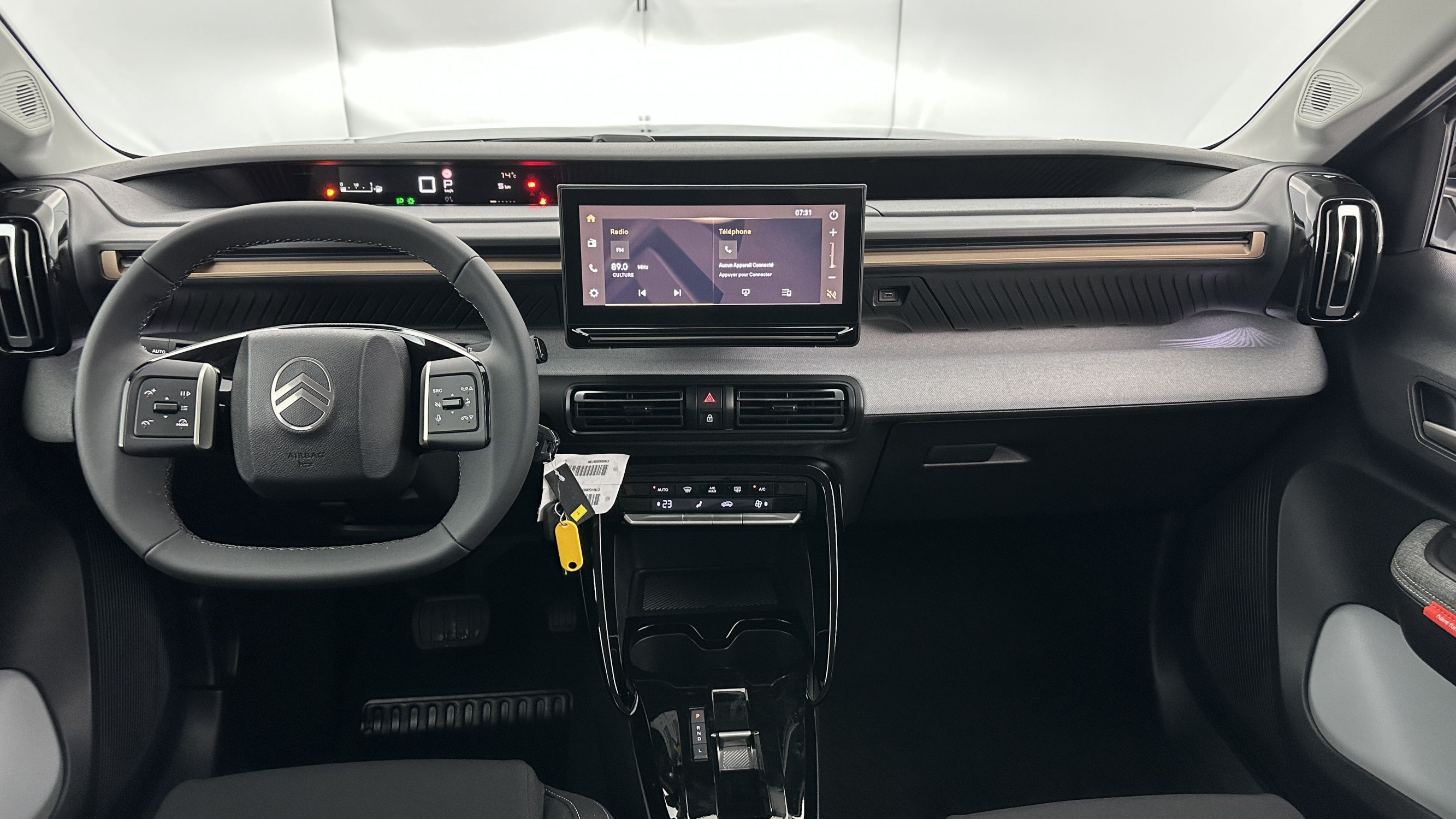 Vente en ligne Citroën C3 Aircross C3 AIRCROSS 1.2 Hybride 145ch Plus e-DCS6 au prix de 23 500 €