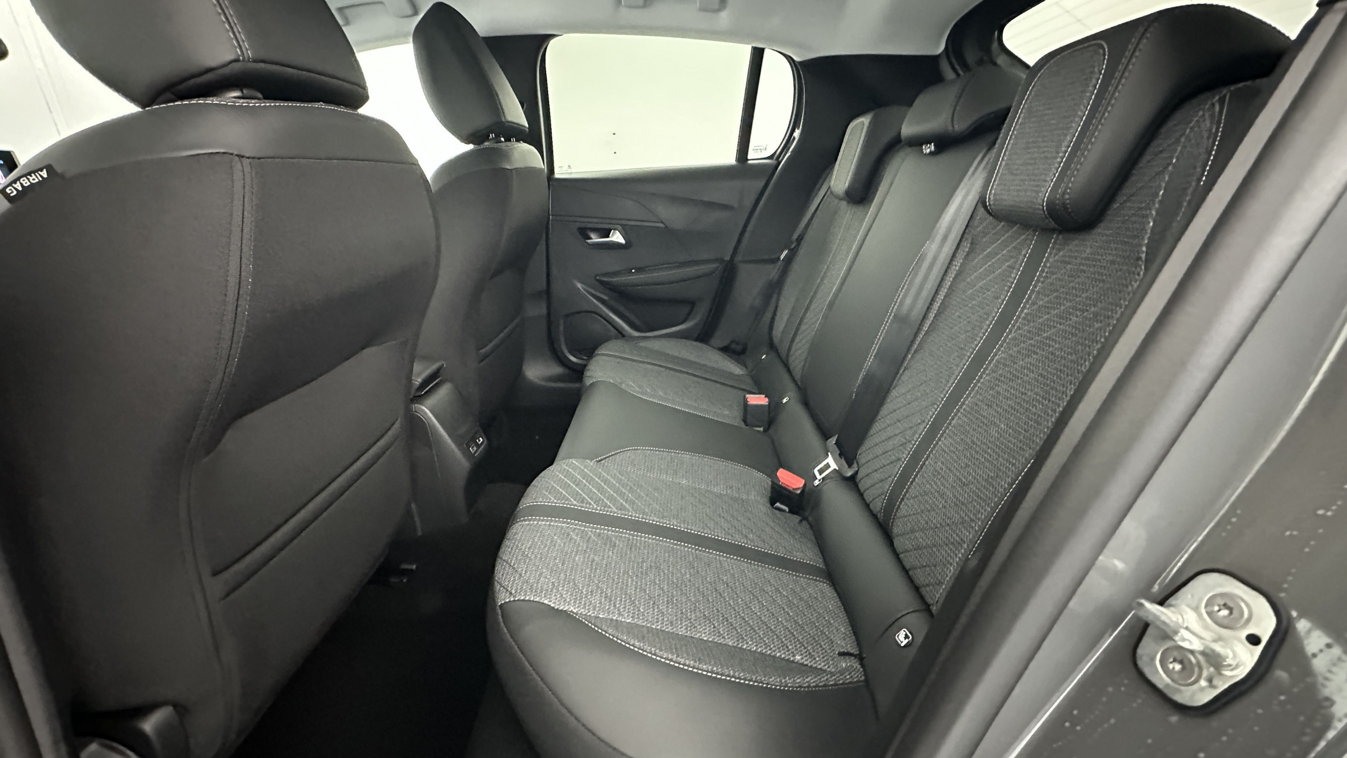 Vente en ligne Peugeot 208 208 1.2 Hybrid 110ch Allure e-DCS6 au prix de 22 400 €