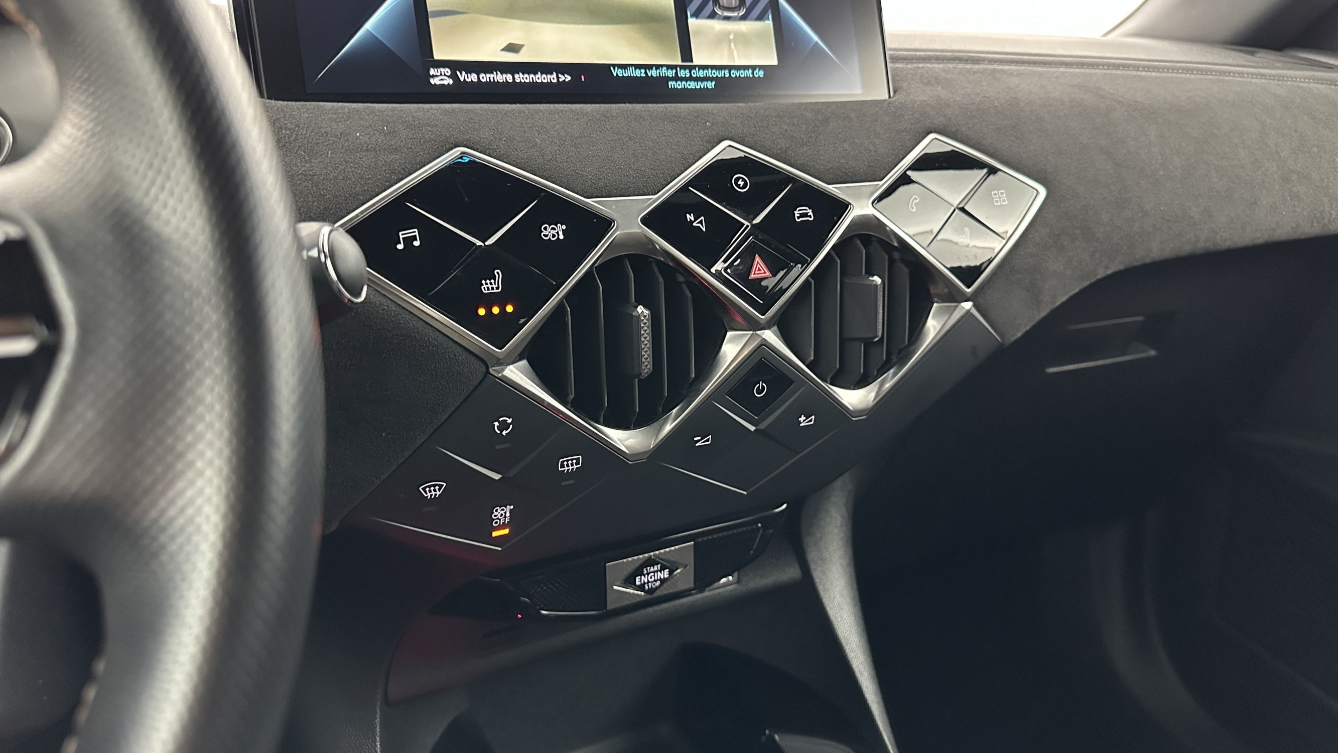 Vente en ligne Ds Ds3 Crossback DS3 CROSSBACK 50 kWh E-Tense 136ch Performance Line + au prix de 16 400 €