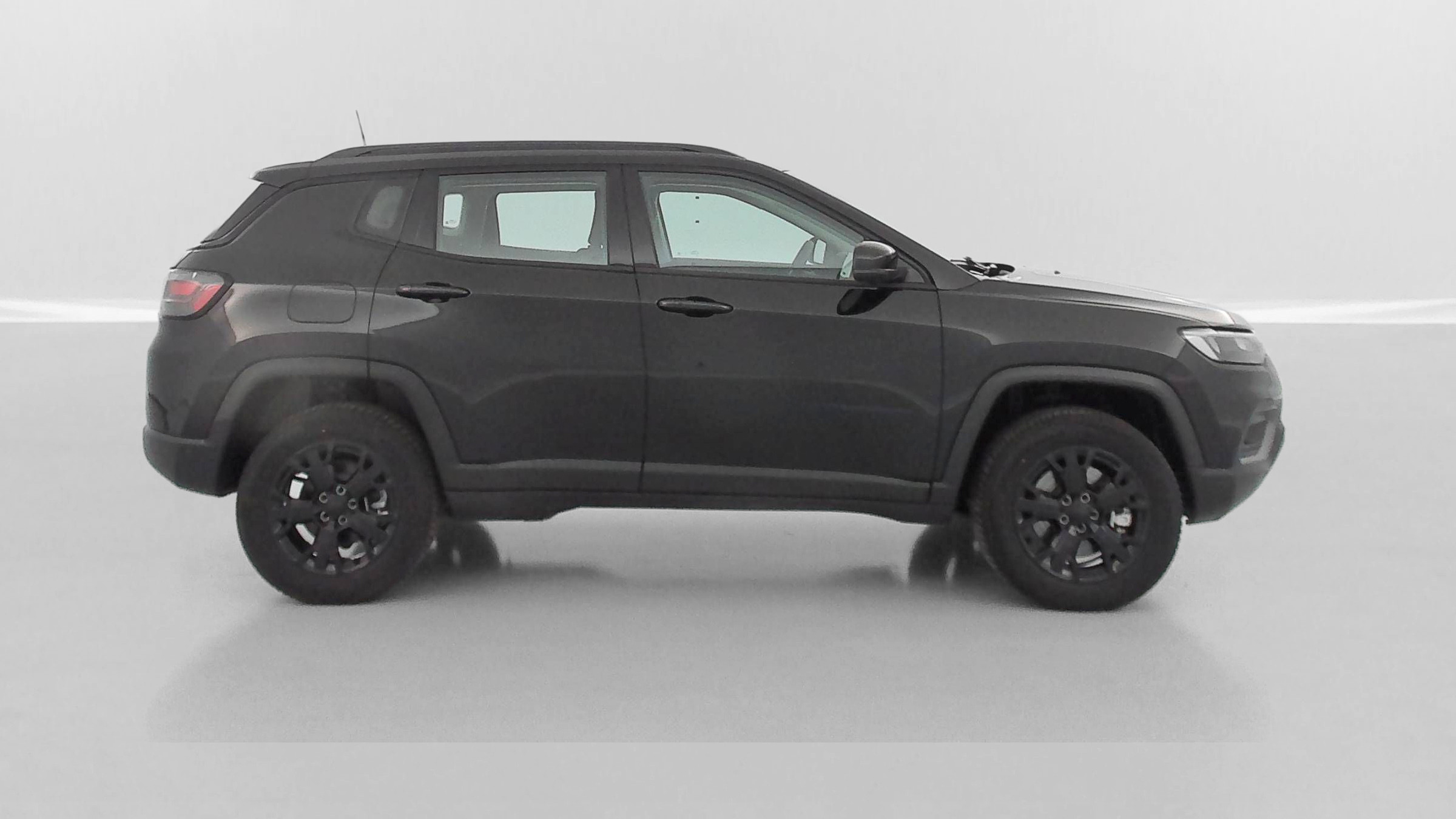 Vente en ligne Jeep Compass COMPASS II 1.3 T4 240ch PHEV 4xe Overland AT6 eAWD au prix de 27 500 €