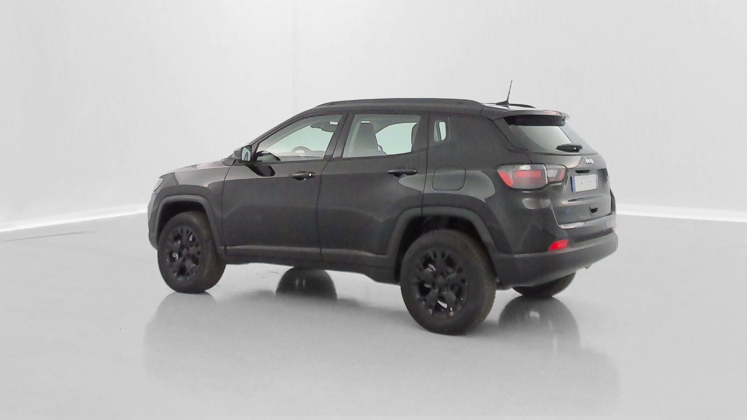 Vente en ligne Jeep Compass COMPASS II 1.3 T4 240ch PHEV 4xe Overland AT6 eAWD au prix de 27 500 €