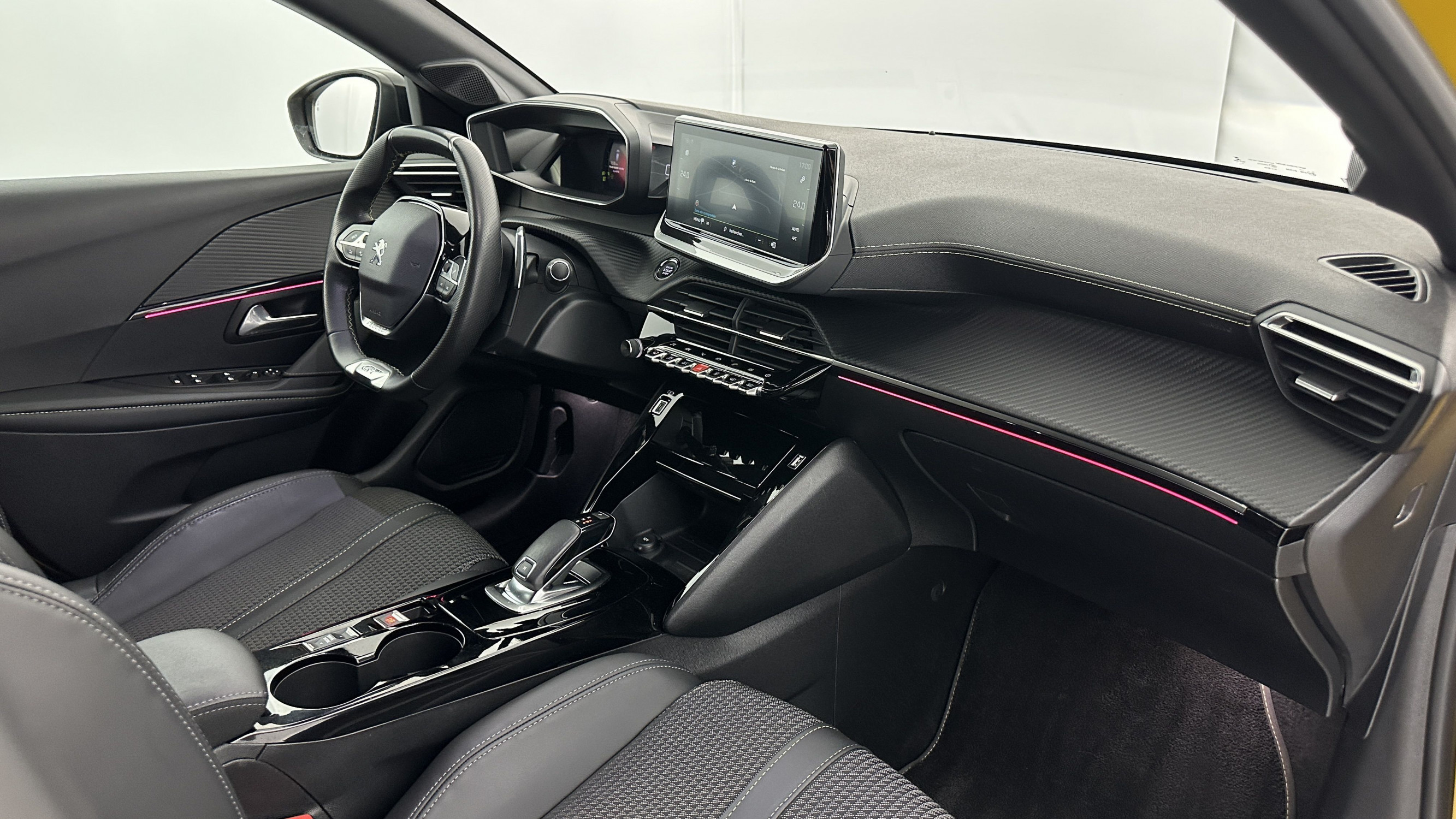 Vente en ligne Peugeot 208 208 II 1.2 PureTech 100ch GT EAT8 au prix de 19 510 €