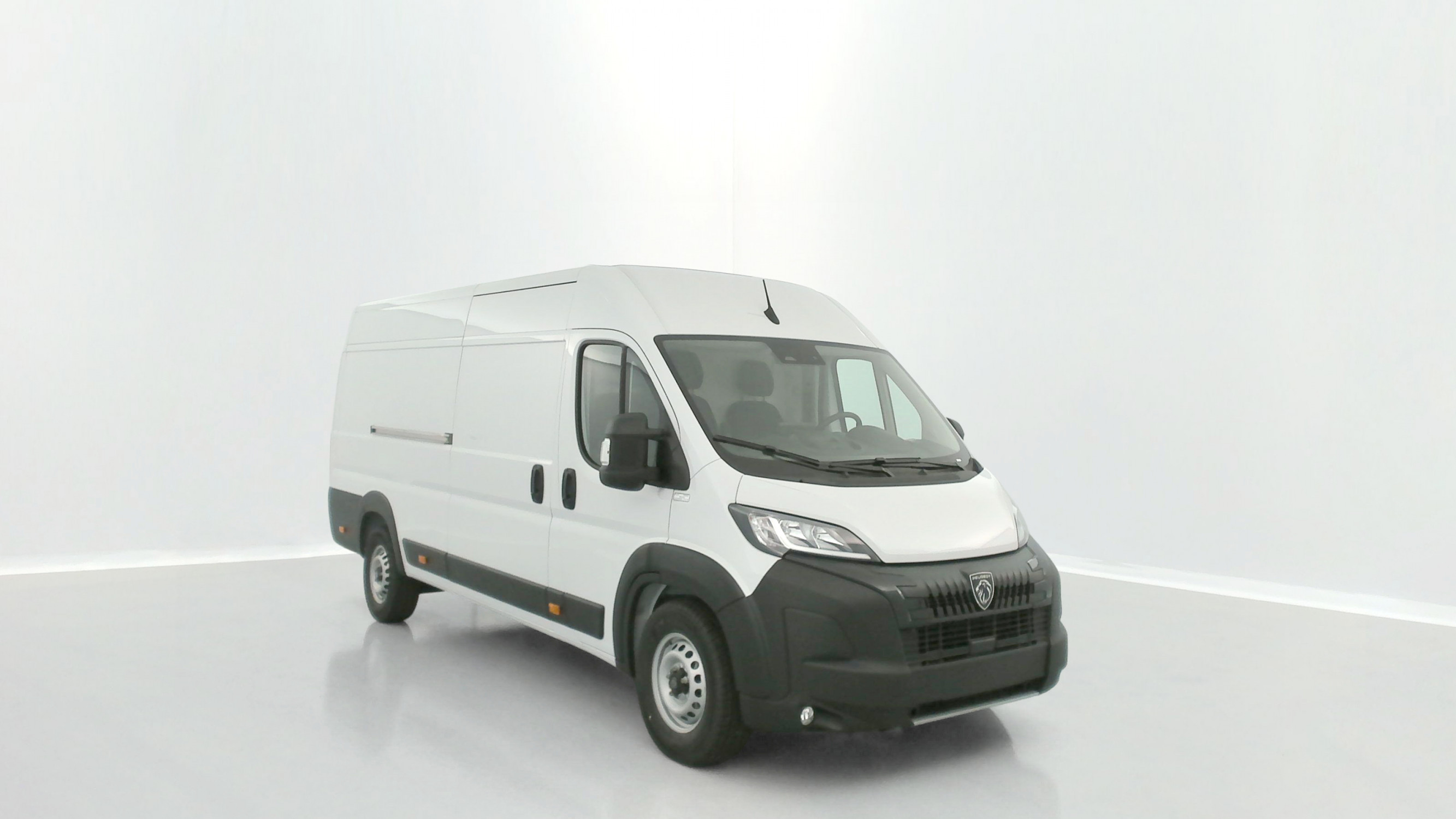 Vente en ligne Peugeot Boxer Fourgon BOXER  II L4H2 3.5 MAXI 2.2 180ch BVA8 au prix de 38 580 €