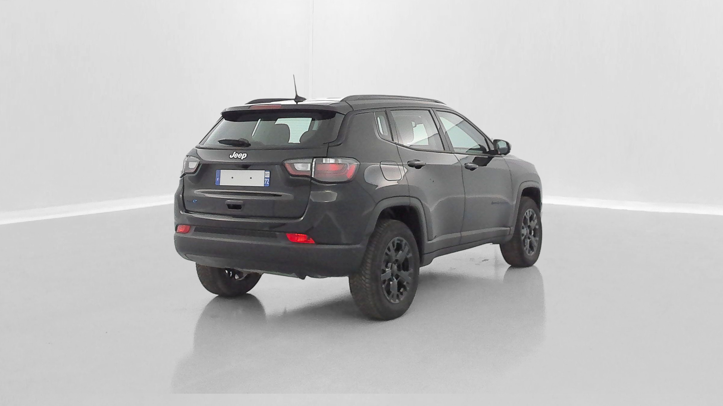 Vente en ligne Jeep Compass COMPASS II 1.3 T4 240ch PHEV 4xe Overland AT6 eAWD au prix de 27 500 €