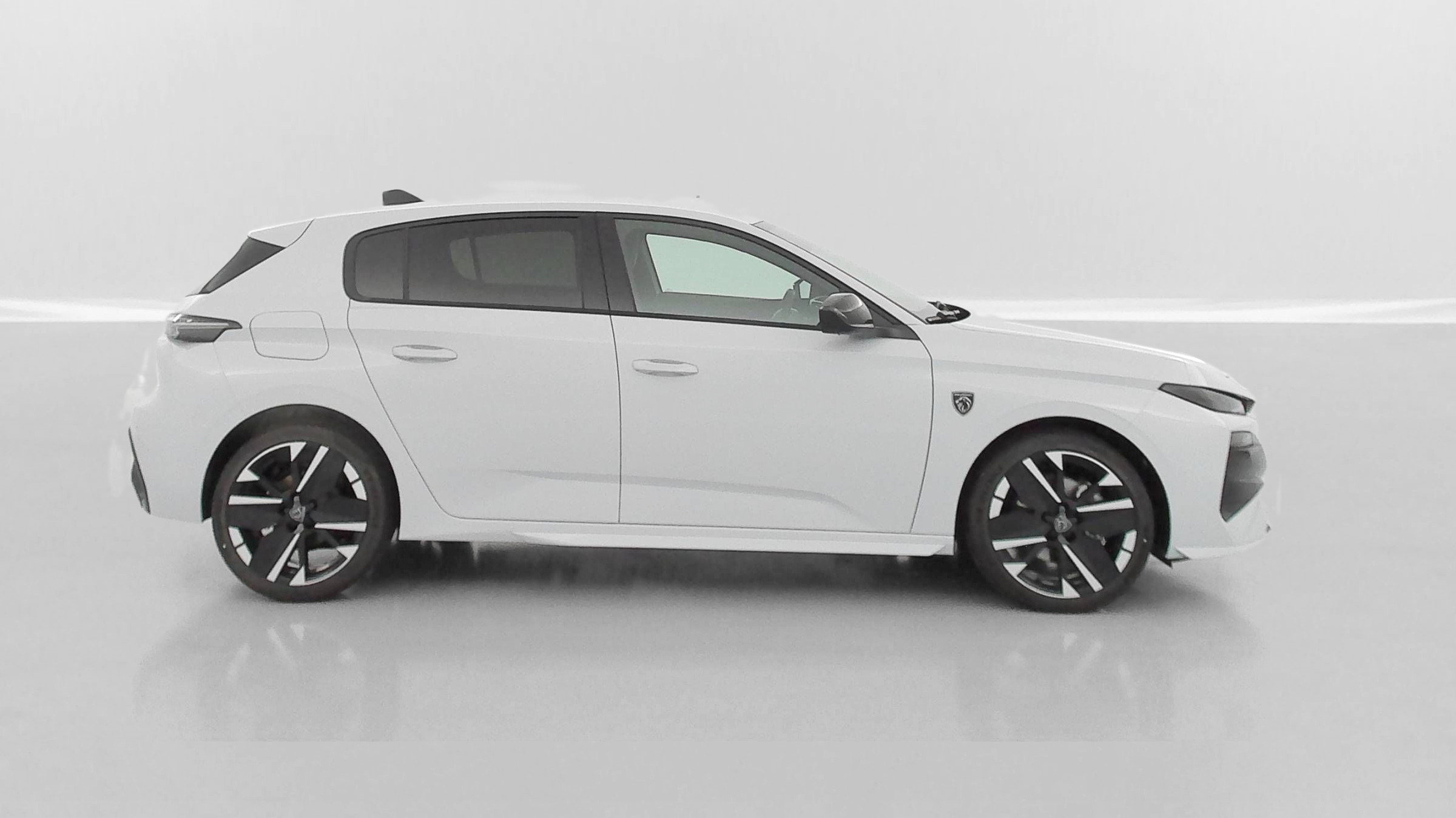 Vente en ligne Peugeot 308 308 III(2) 1.2 Hybrid 145ch GT e-DCS6 au prix de 29 710 €