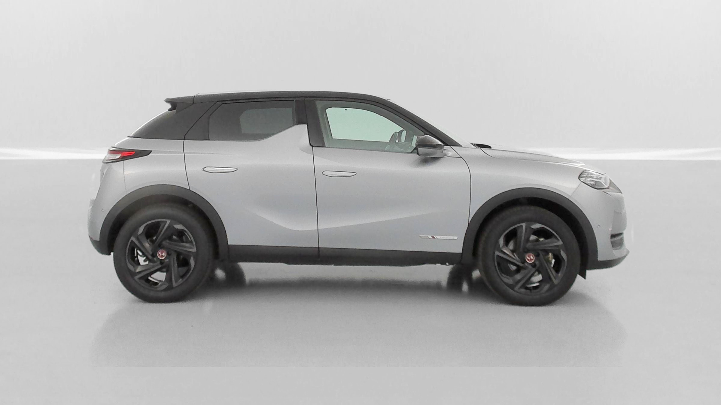 Vente en ligne Ds Ds3 Crossback DS3 CROSSBACK 50 kWh E-Tense 136ch Performance Line + au prix de 16 400 €