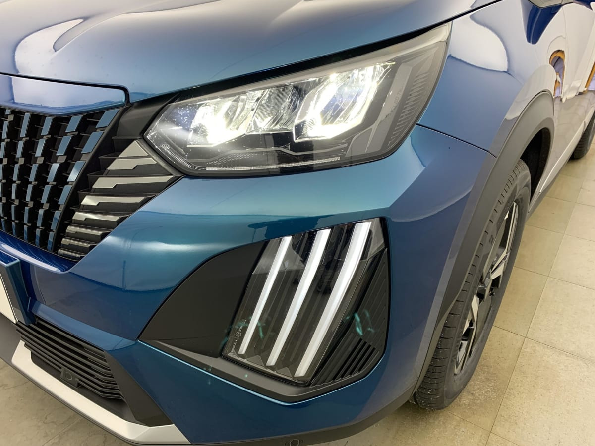 Vente en ligne Peugeot 2008 Hybrid 145 e-DCS6 Allure au prix de 24 380 €