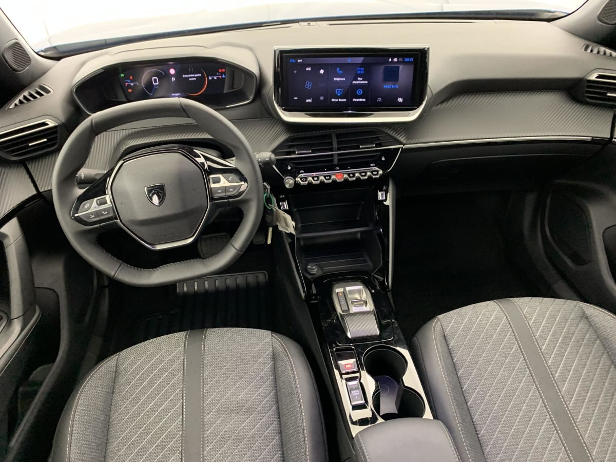 Vente en ligne Peugeot 2008 Hybrid 145 e-DCS6 Allure au prix de 24 380 €