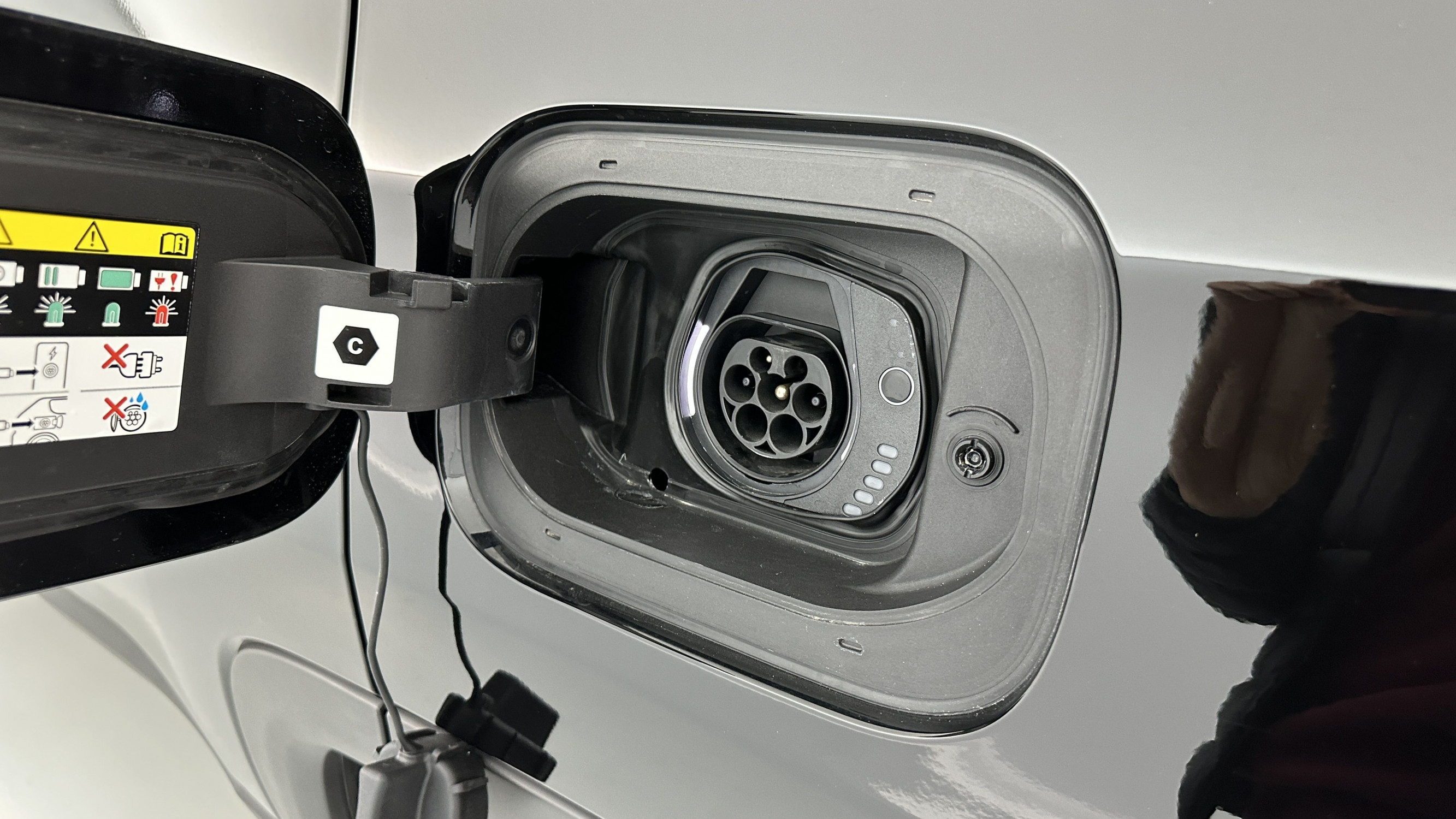 Vente en ligne Jeep Compass COMPASS II 1.3 T4 240ch PHEV 4xe Overland AT6 eAWD au prix de 27 500 €