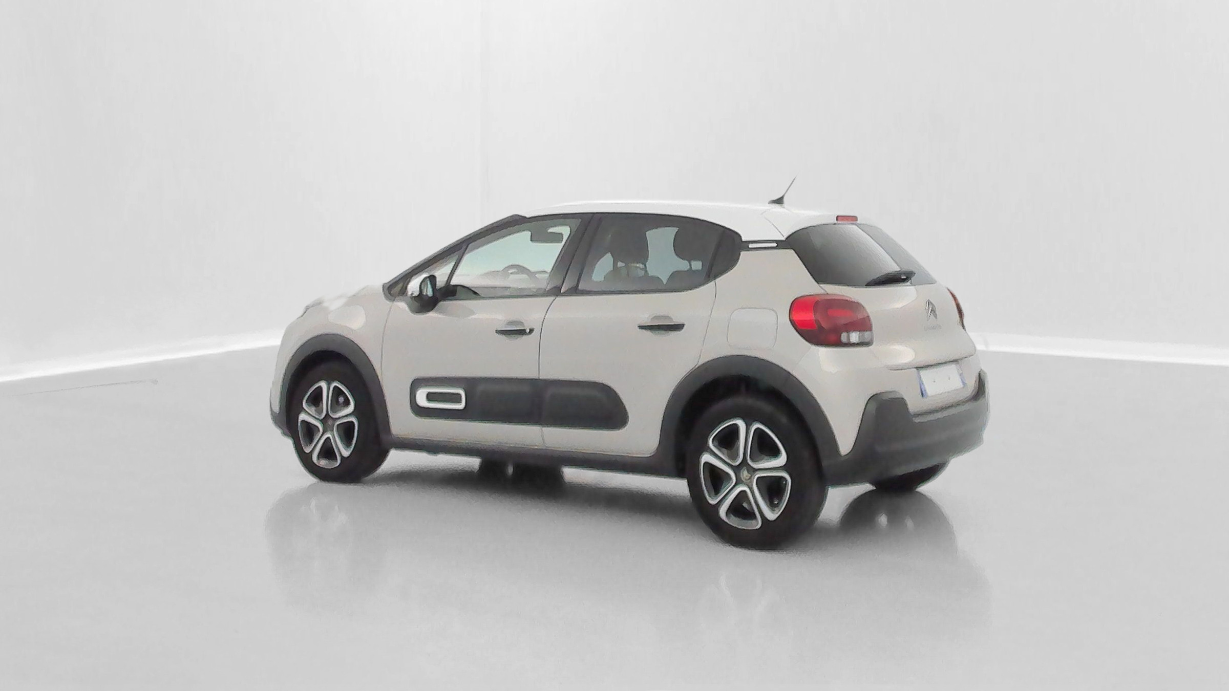 Vente en ligne Citroën C3 C3 III 1.2 PureTech 83ch Shine au prix de 16 510 €