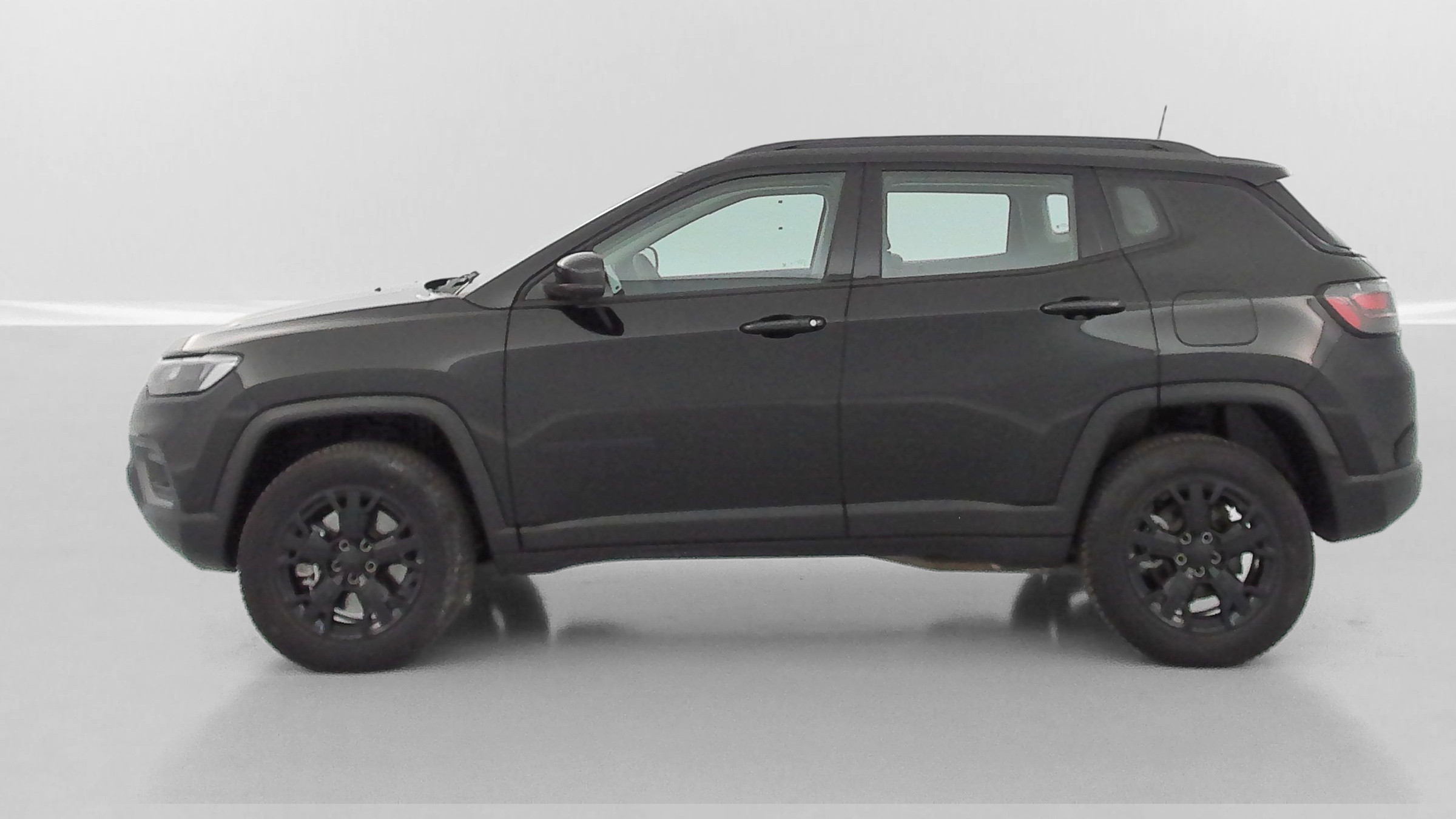 Vente en ligne Jeep Compass COMPASS II 1.3 T4 240ch PHEV 4xe Overland AT6 eAWD au prix de 27 500 €