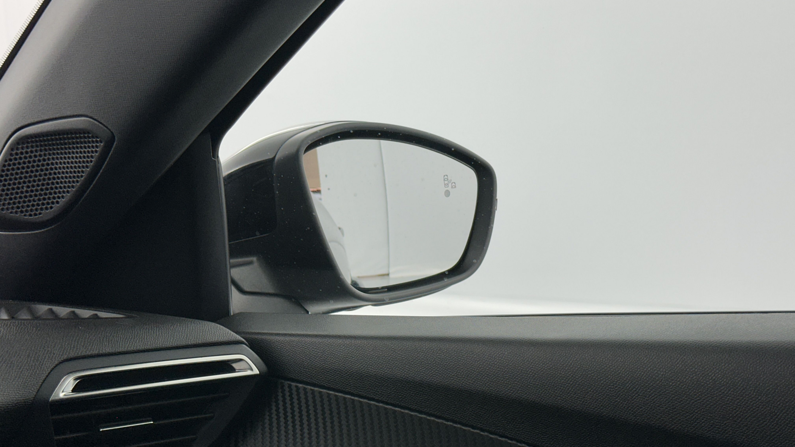 Vente en ligne Peugeot 2008 2008 II 1.2 Hybrid 145ch Allure e-DCS6  au prix de 25 010 €