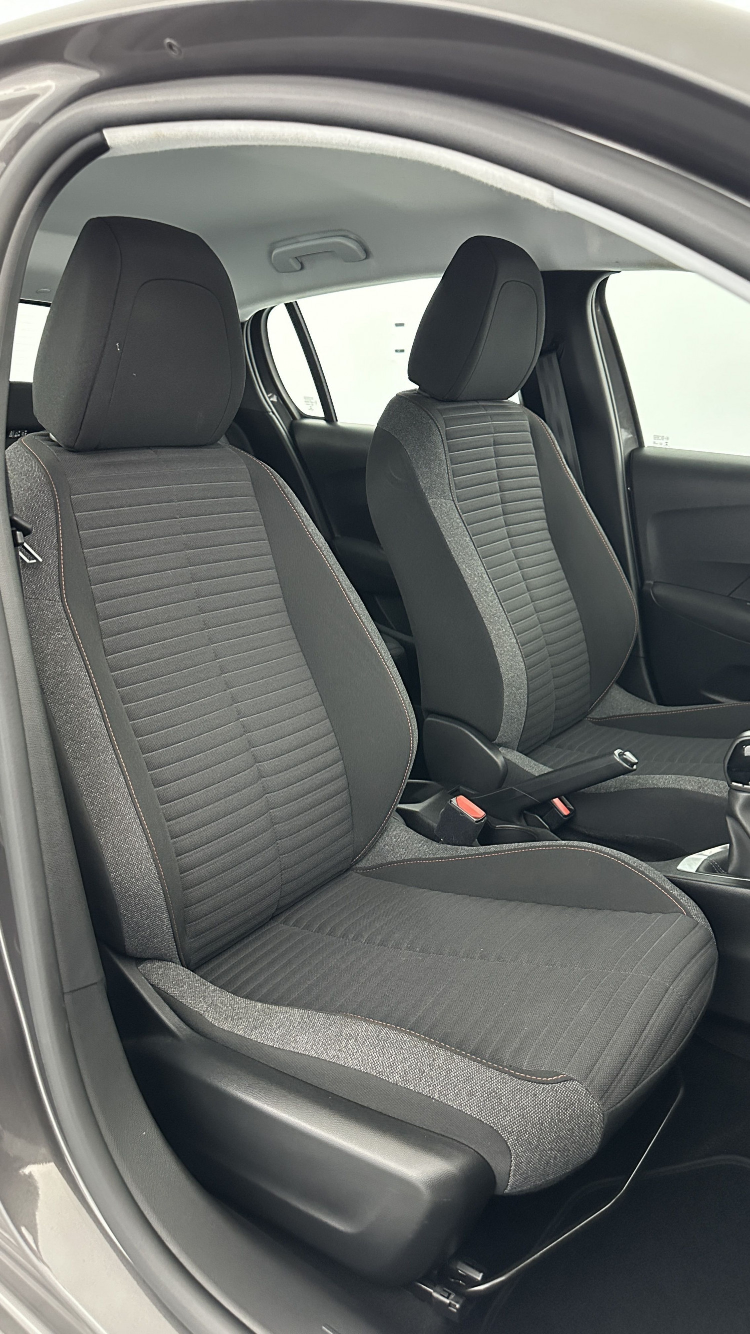 Vente en ligne Peugeot 208 208 II 1.2 PureTech 75ch Active au prix de 15 500 €