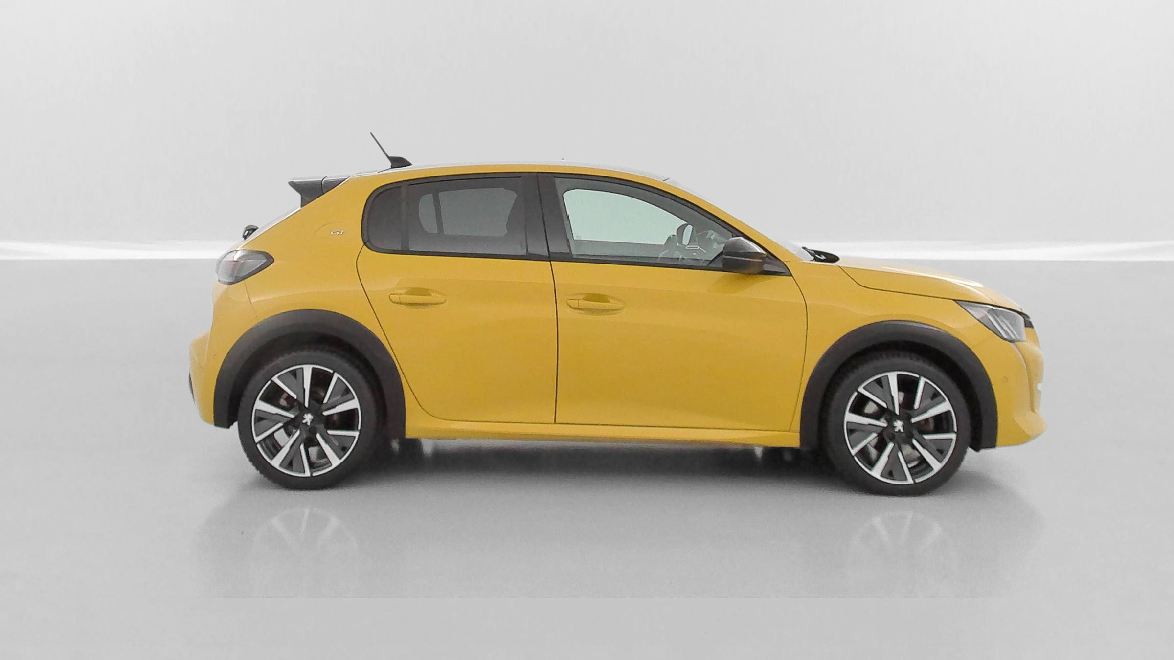 Vente en ligne Peugeot 208 208 II 1.2 PureTech 100ch GT EAT8 au prix de 19 510 €