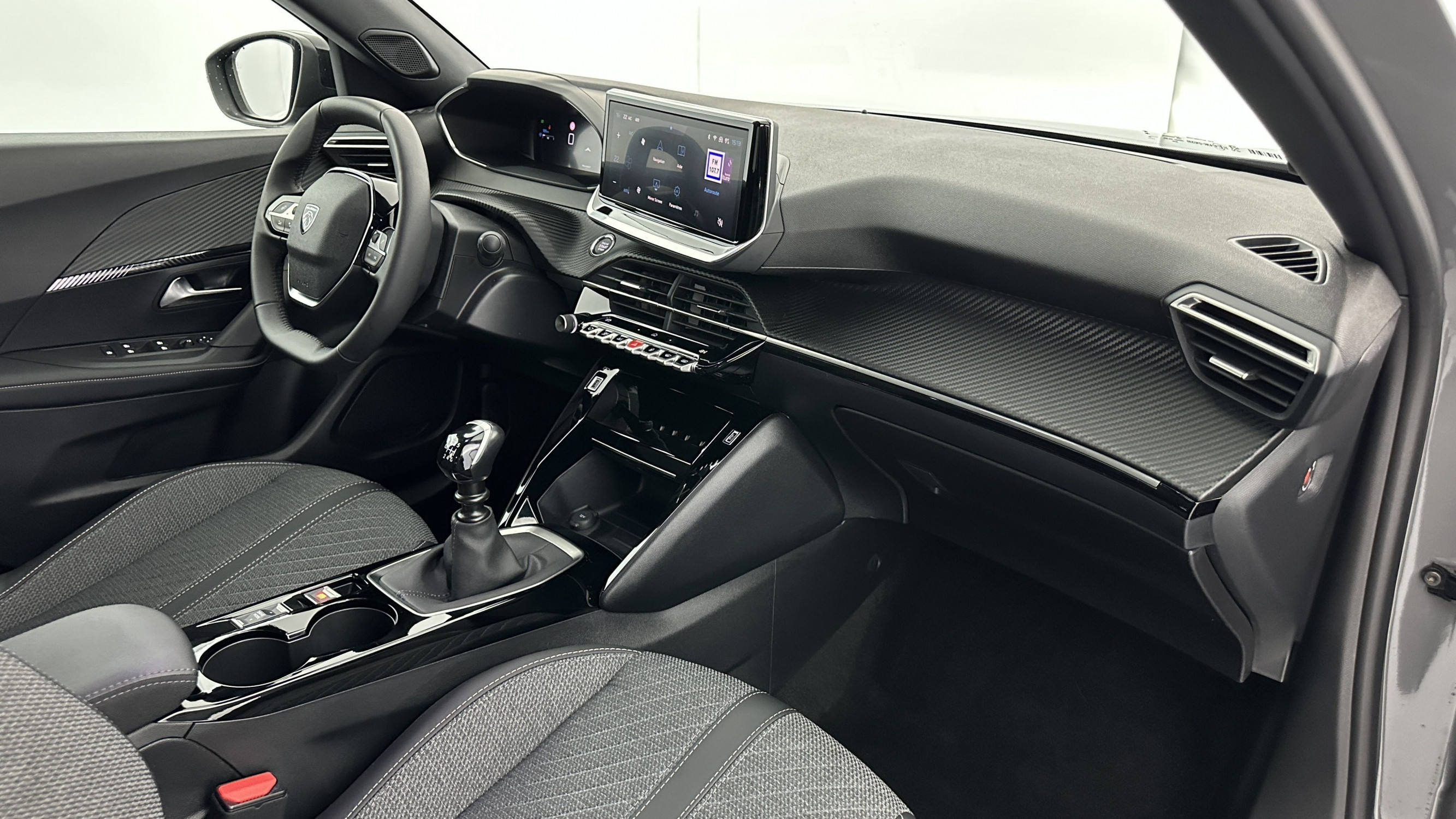 Vente en ligne Peugeot 2008 2008 1.2 PureTech 100ch Allure au prix de 21 500 €