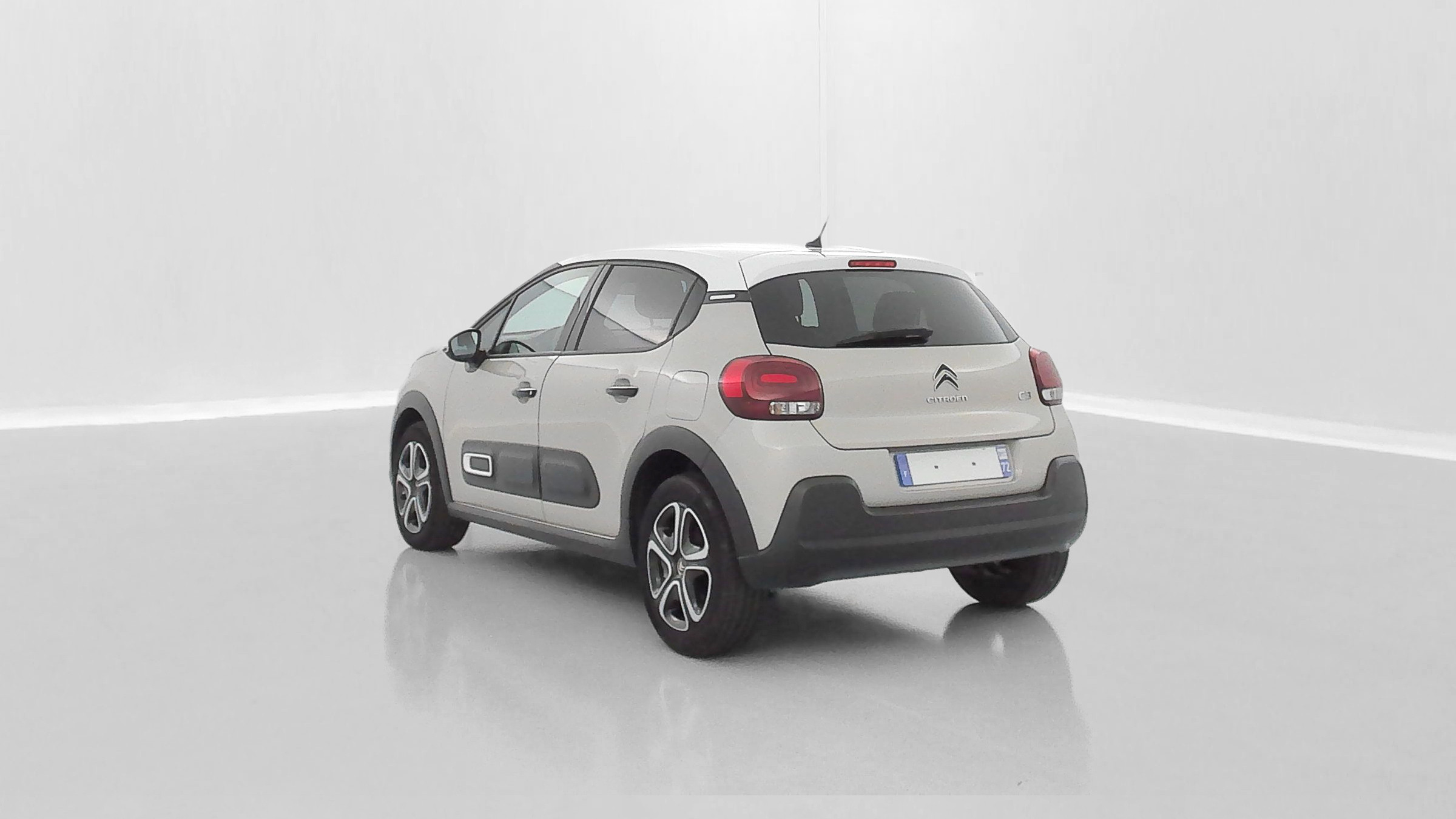 Vente en ligne Citroën C3 C3 III 1.2 PureTech 83ch Shine au prix de 16 510 €