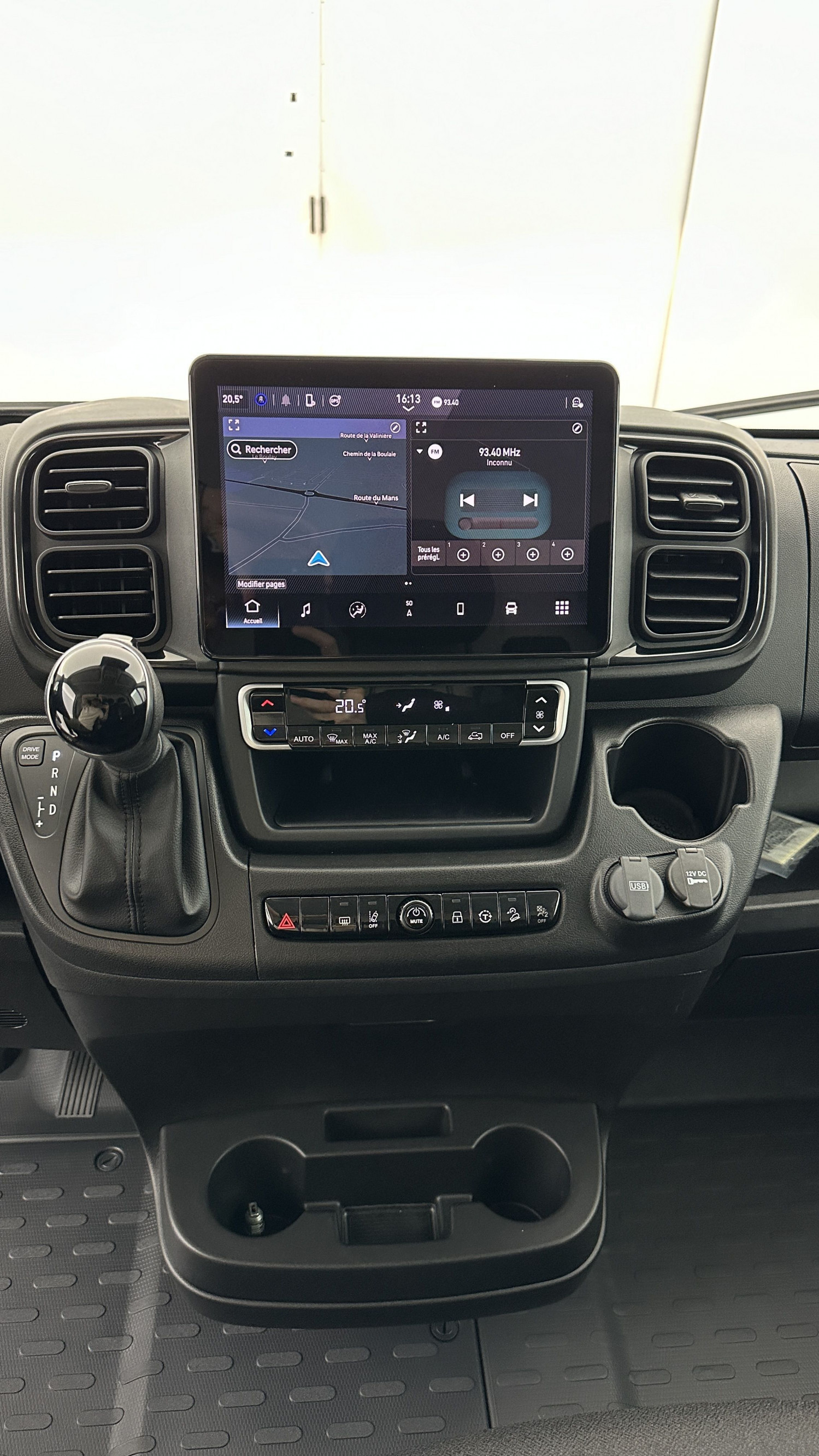 Vente en ligne Peugeot Boxer Fourgon BOXER  II L4H2 3.5 MAXI 2.2 180ch BVA8 au prix de 38 580 €