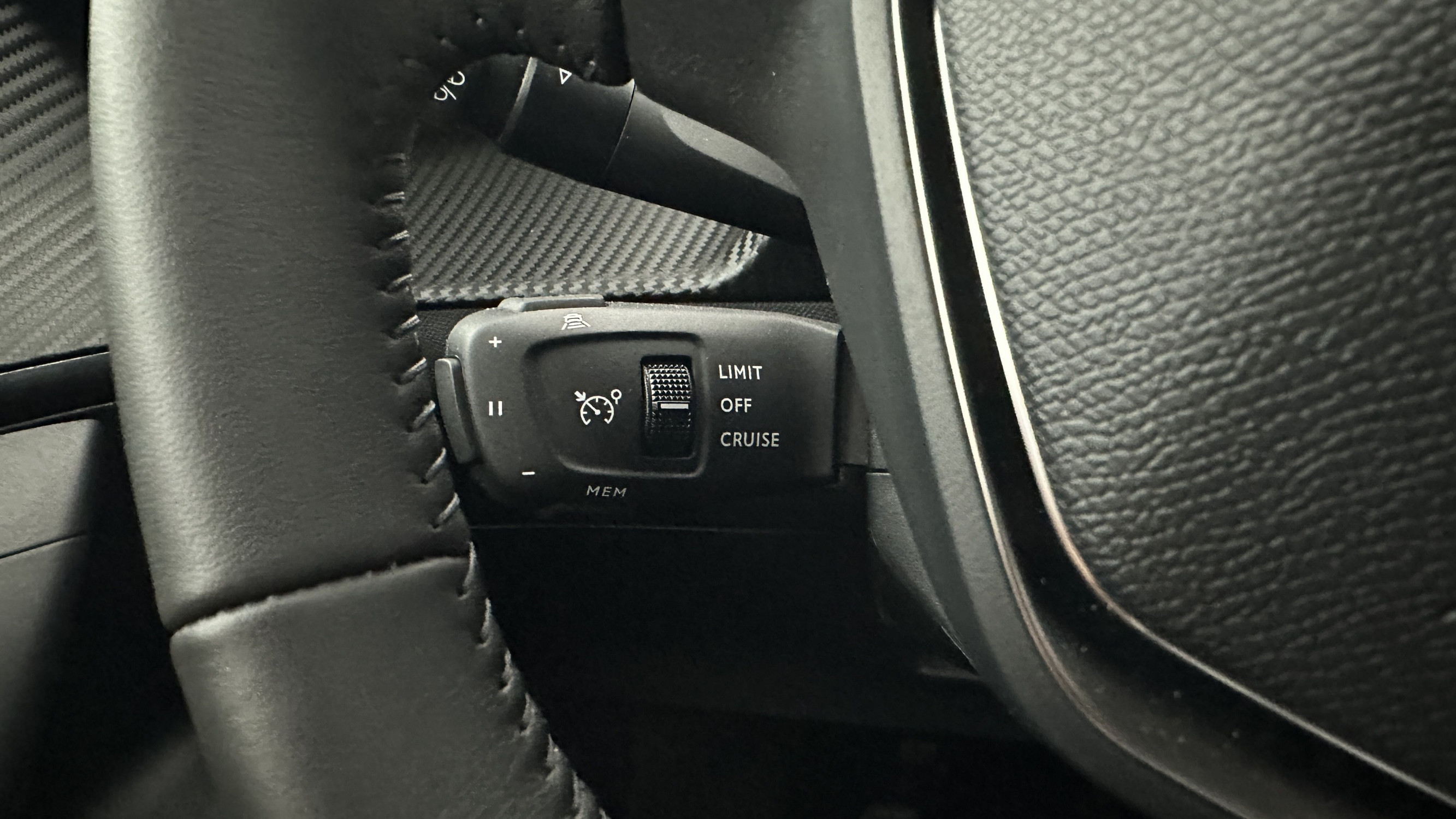 Vente en ligne Peugeot 2008 2008 1.2 PureTech 100ch Allure au prix de 21 500 €
