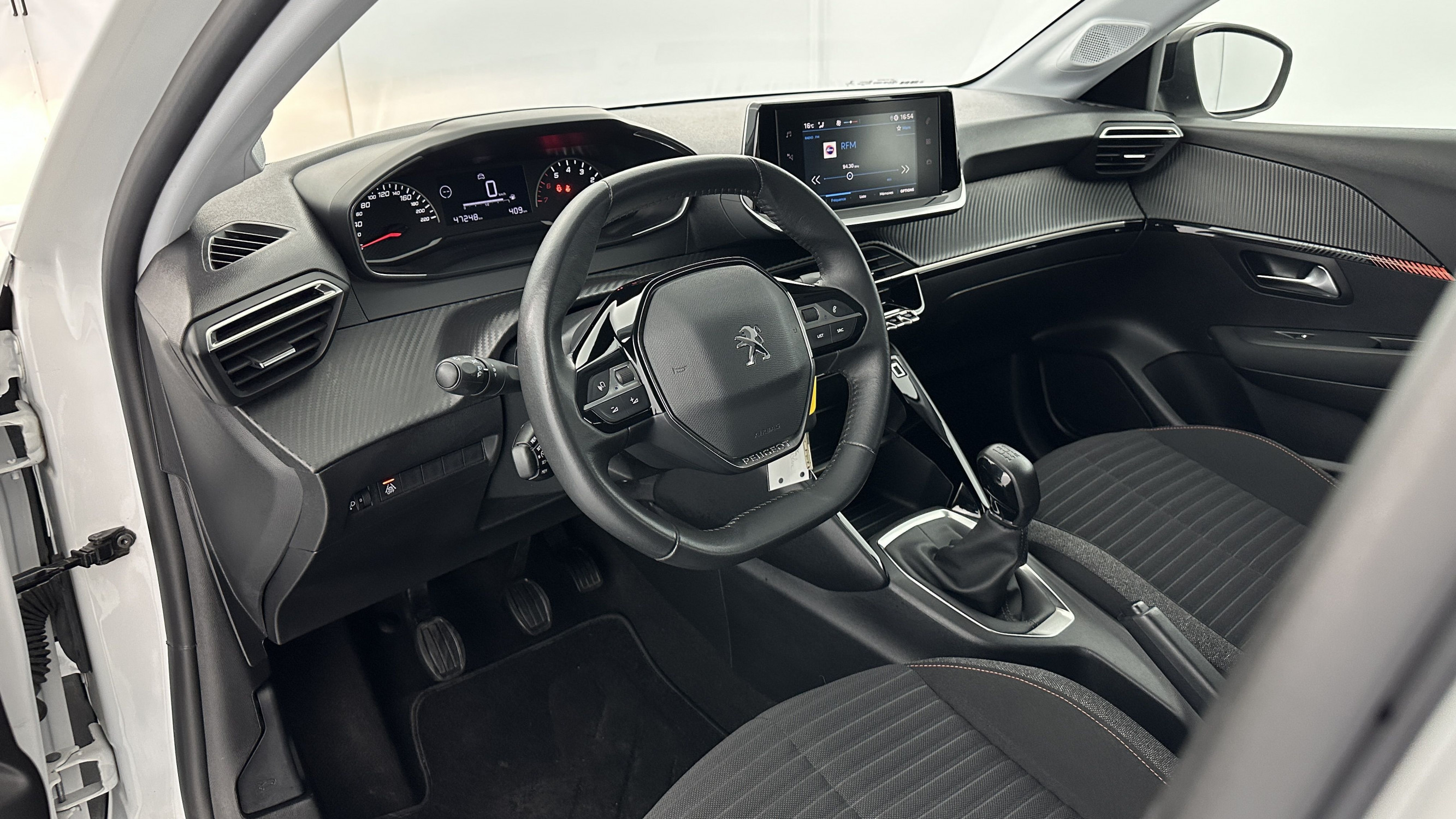 Vente en ligne Peugeot 208 208 II 1.2 PureTech 75ch Active au prix de 15 500 €