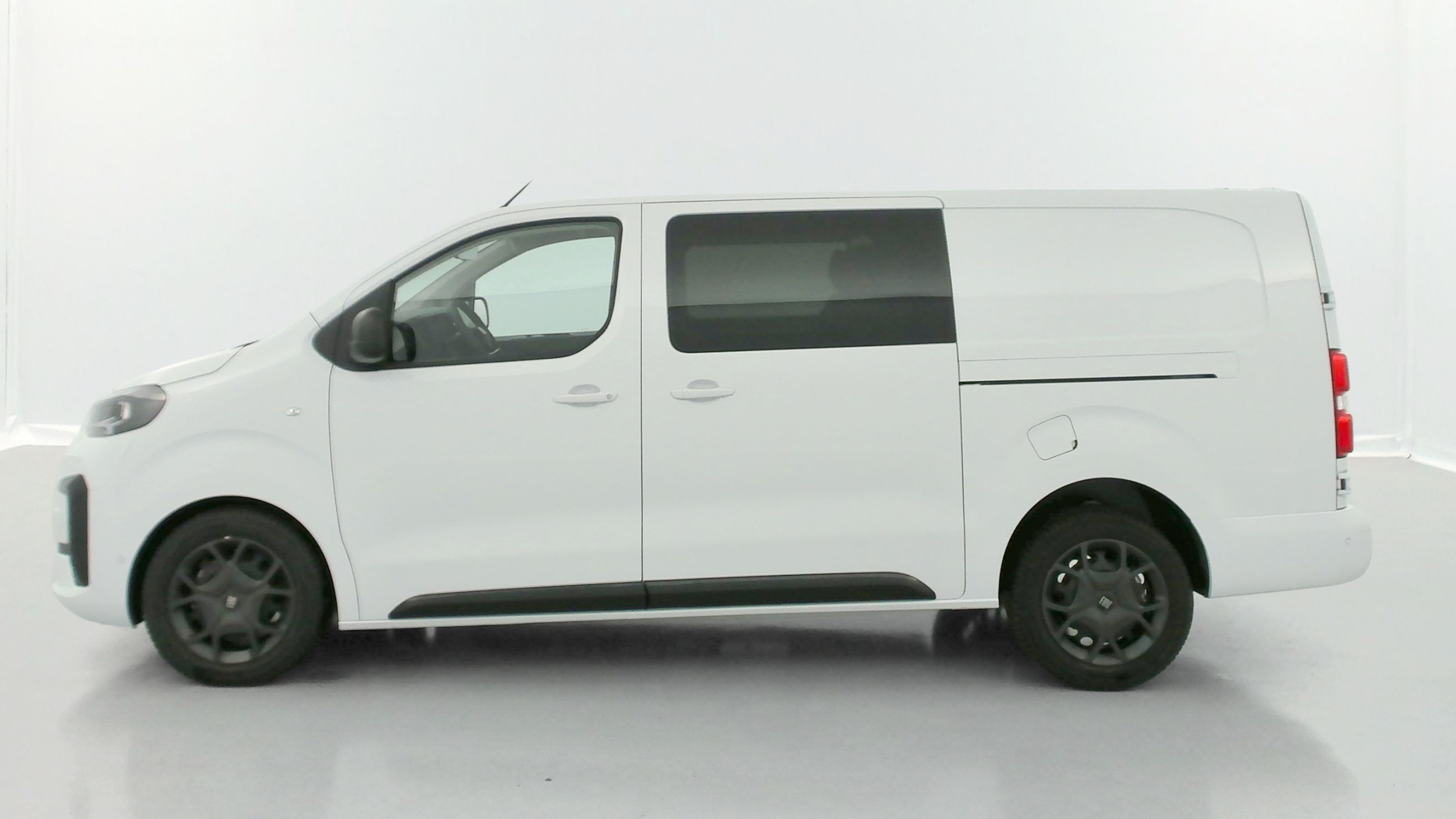 Vente en ligne Fiat Scudo SCUDO CA XL 2.0 BlueHDi 180ch Pack Premium Connect EAT8 au prix de 38 240 €