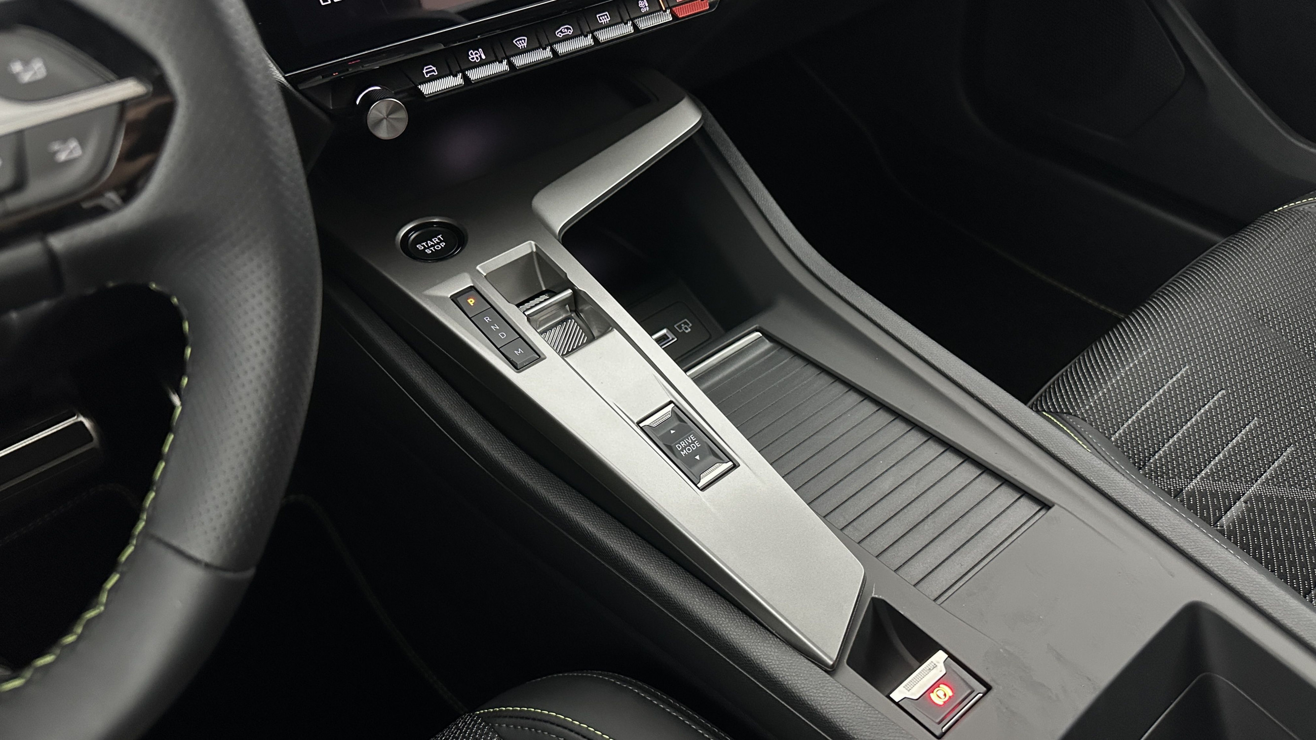 Vente en ligne Peugeot 308 308 III(2) 1.2 Hybrid 145ch GT e-DCS6 au prix de 29 710 €