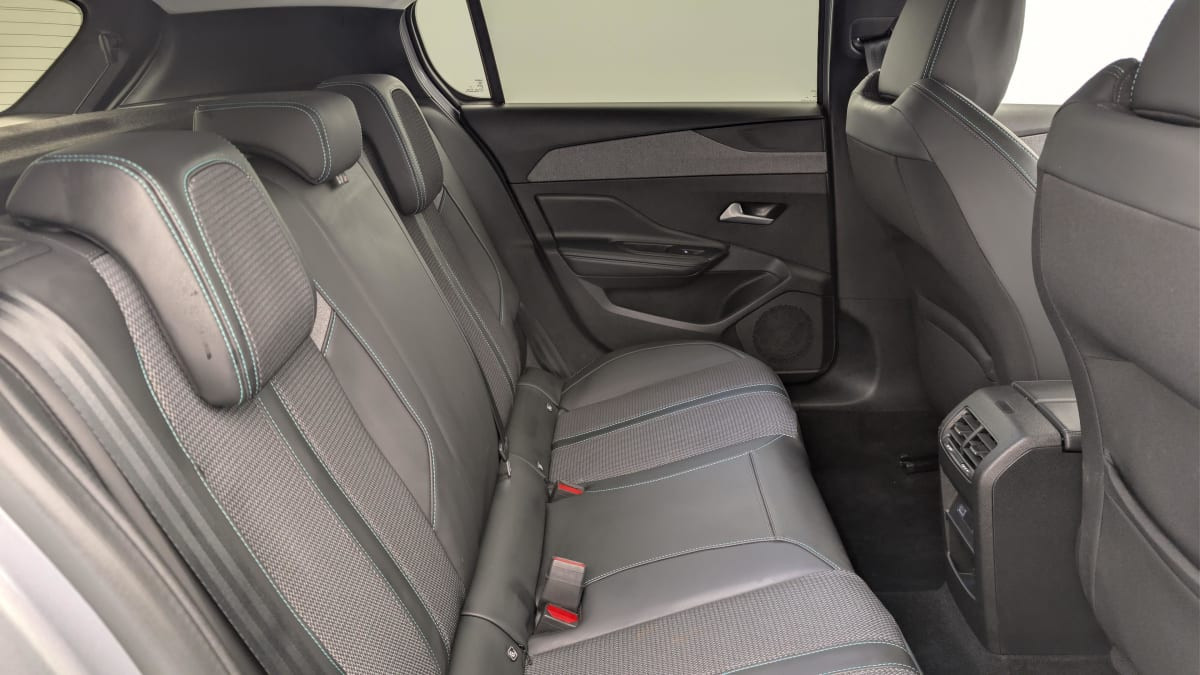 Vente en ligne Peugeot 308 Hybrid 145 e-DCS6 Allure au prix de 23 980 €