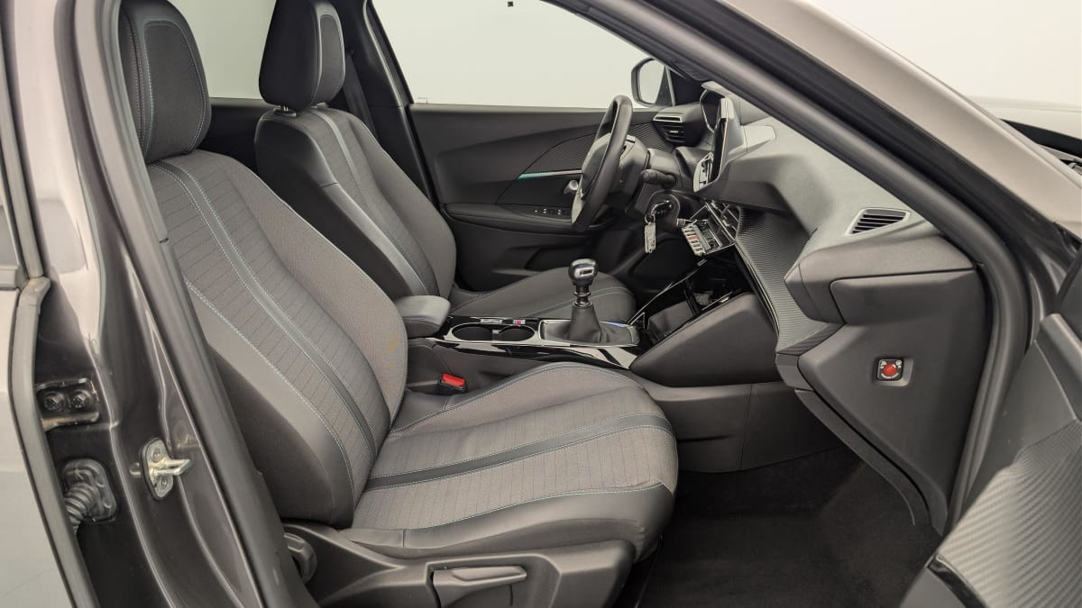 Vente en ligne Peugeot 2008 PureTech 130 S S BVM6 Allure au prix de 17 180 €
